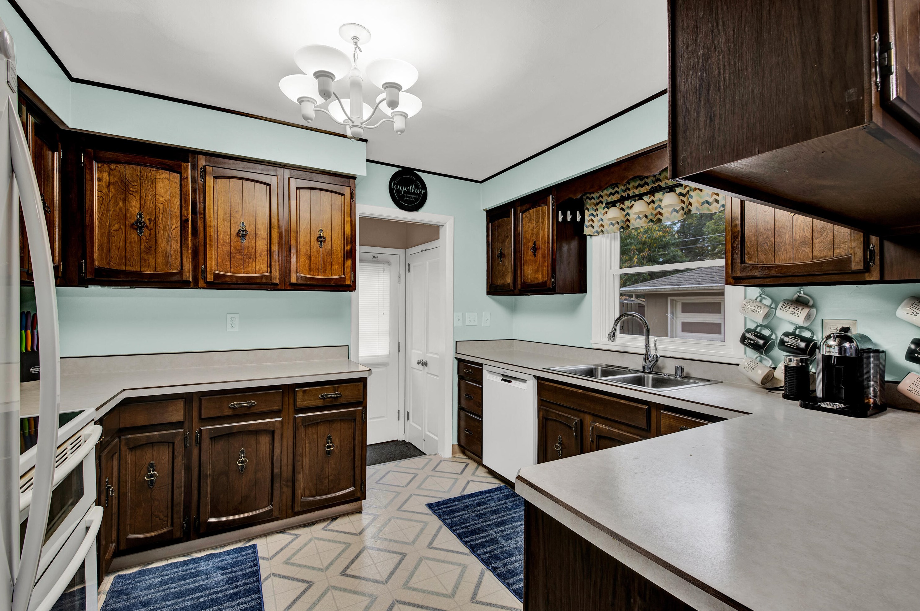 1130 Fairway Dr, Racine, WI 53405-1710
