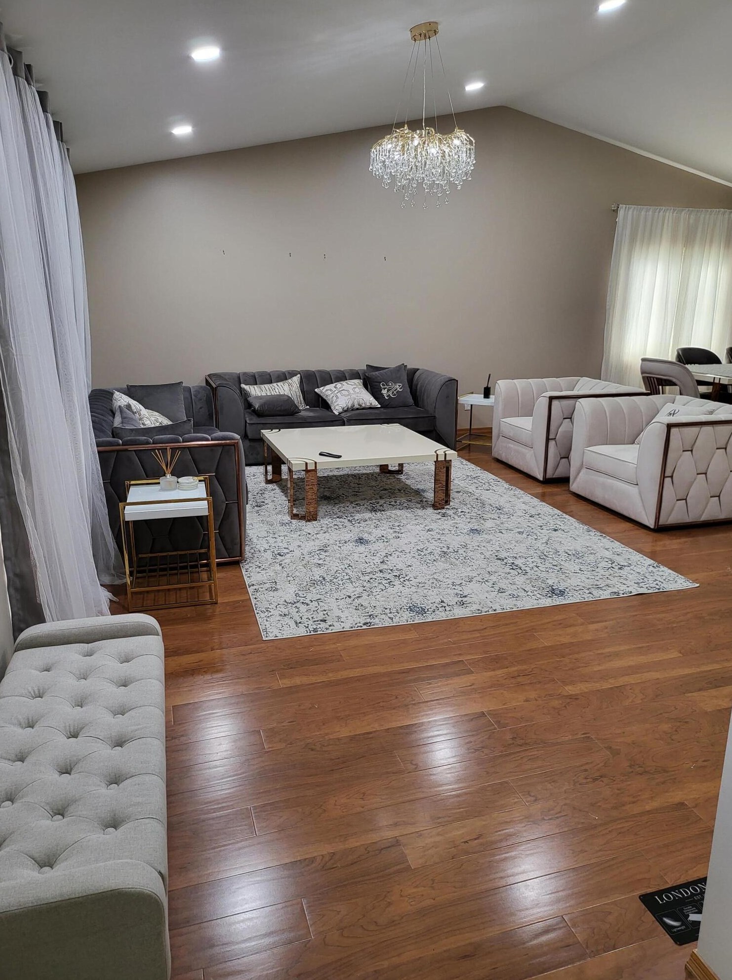 3943 W Minnesota Ave, Hales Corners, WI 53132