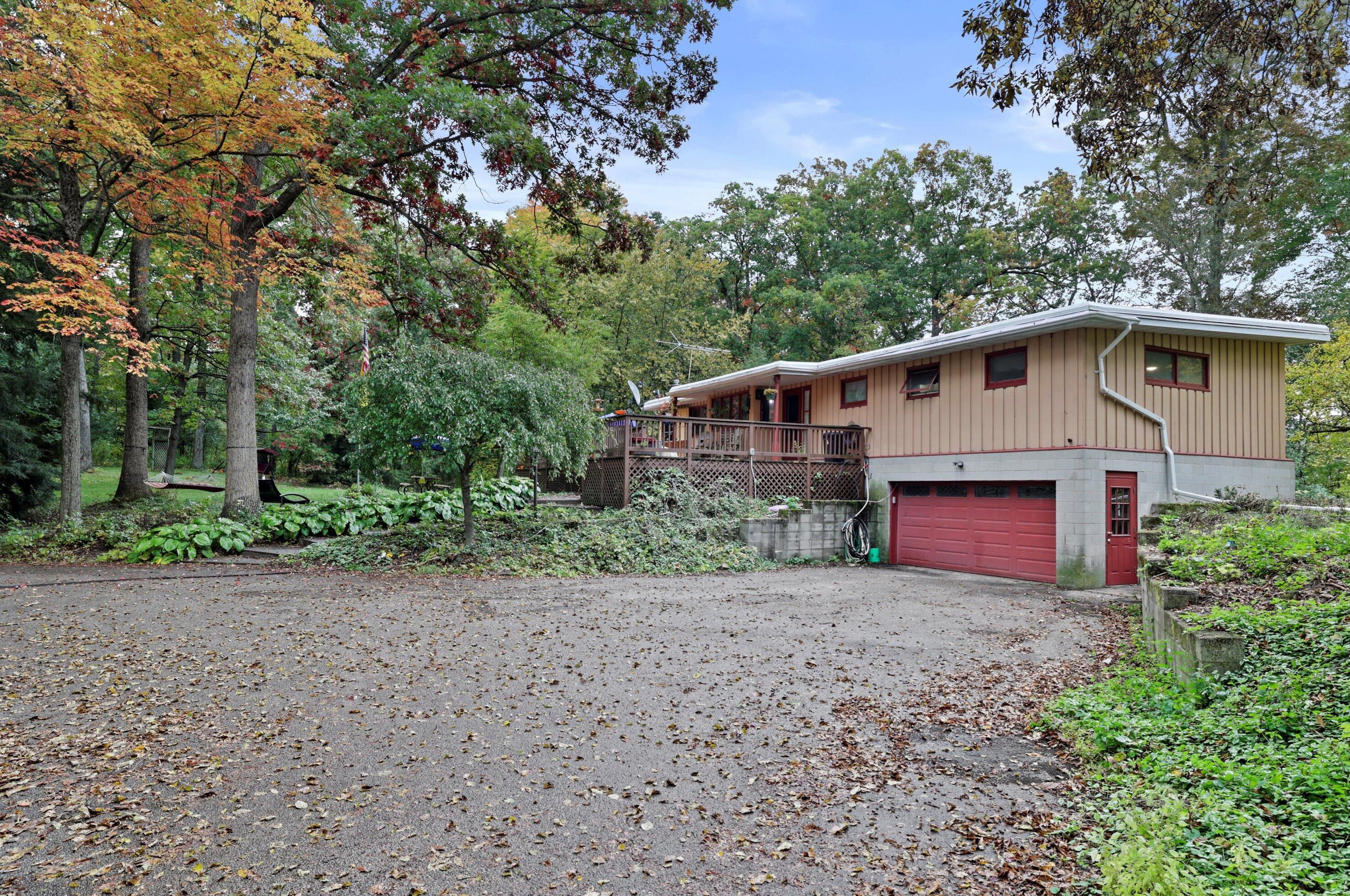 7005 Roosevelt Rd, Hartford, WI 53027-8844