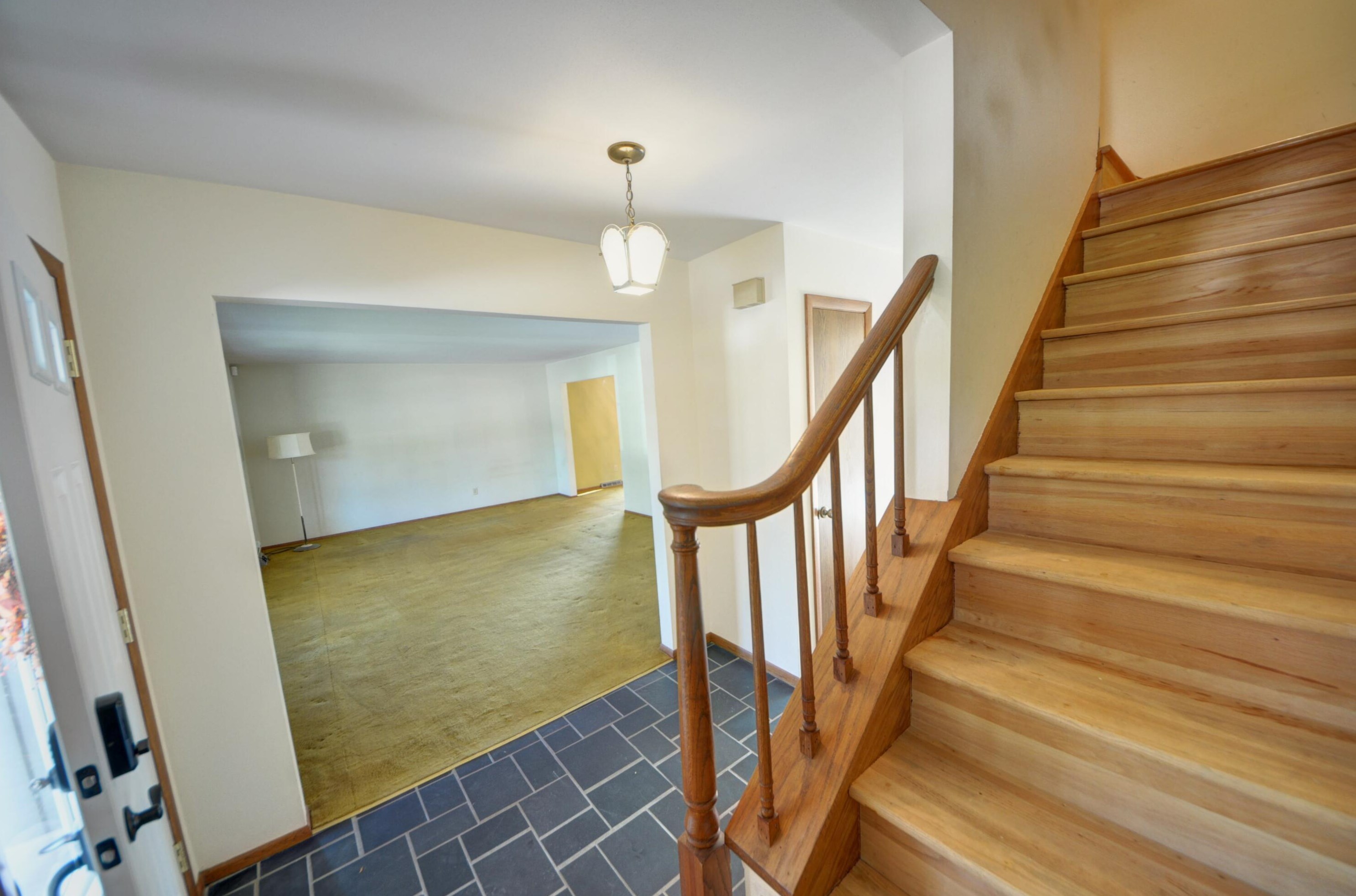10605 Friar Ln, Hales Corners, WI 53132-1818