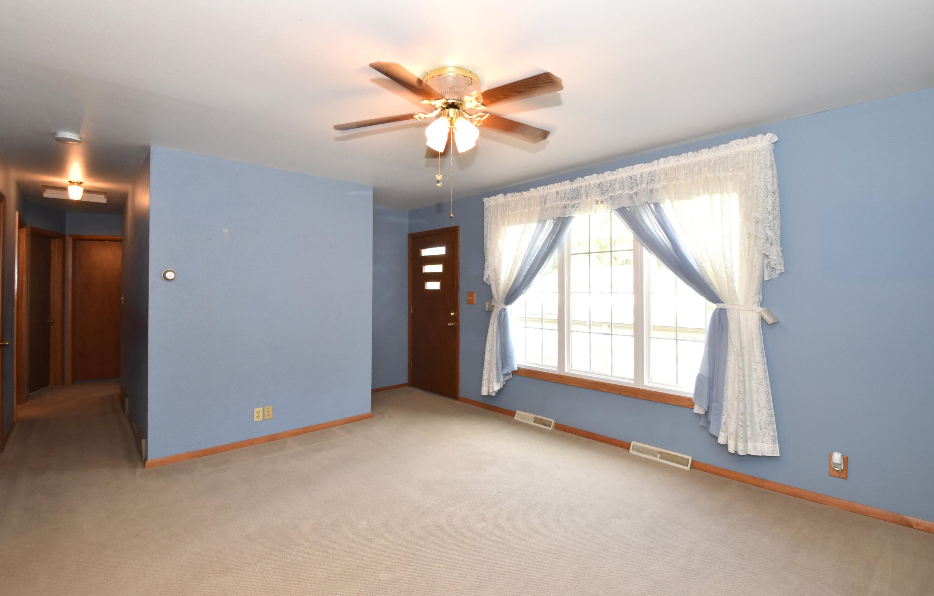 2915 Kenwood Dr, Racine, WI 53403-3721