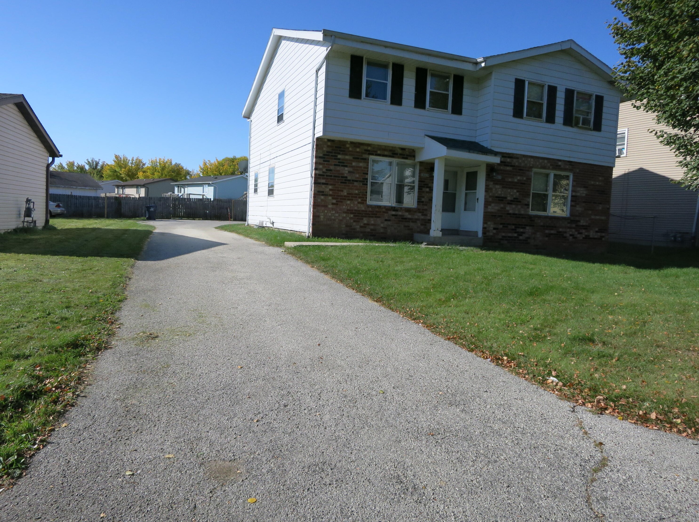 10427 Jonen St, Milwaukee, WI 53224-5112