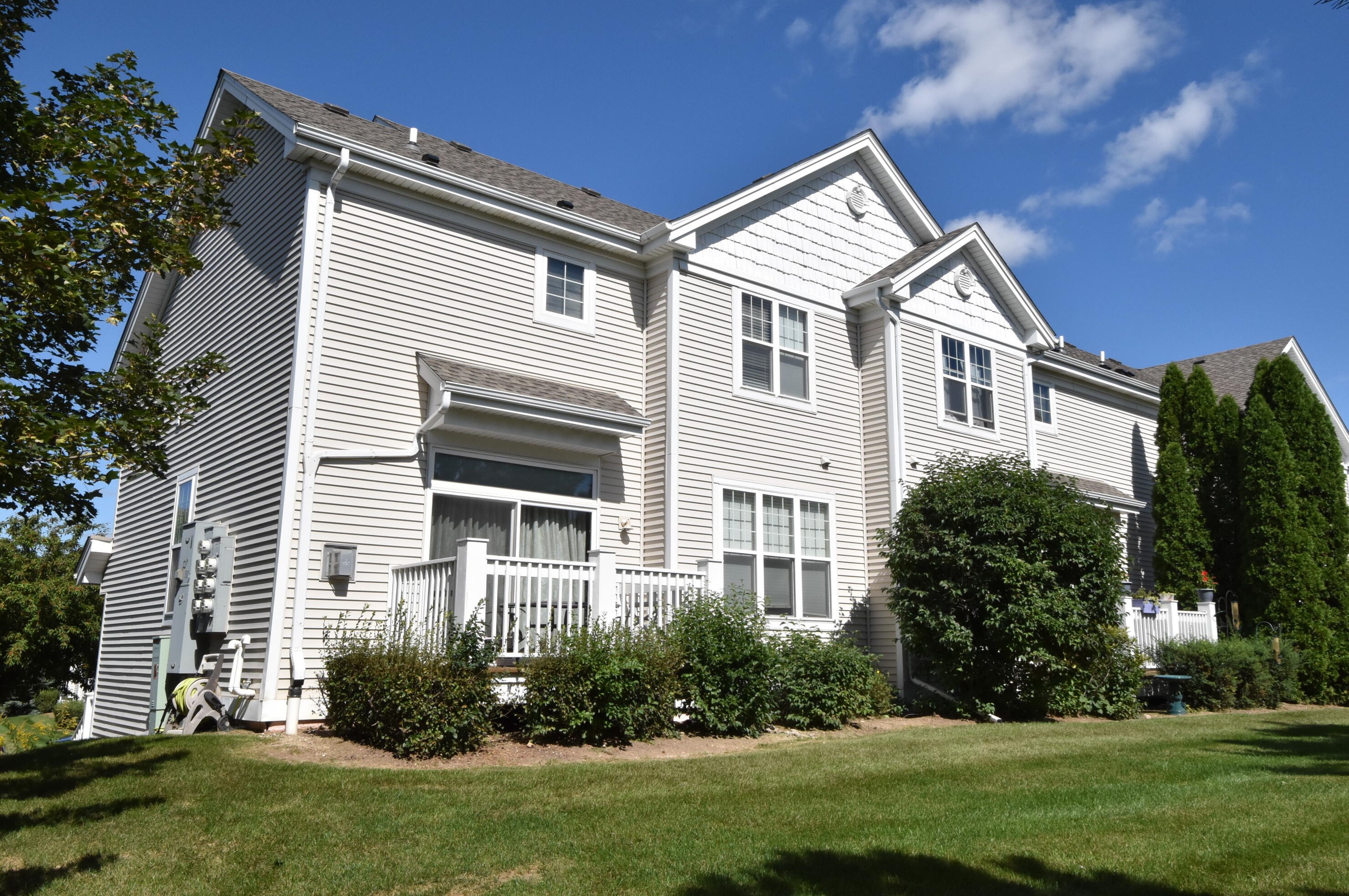 7161 Rawson Ave, Hales Corners, WI 53132-8104