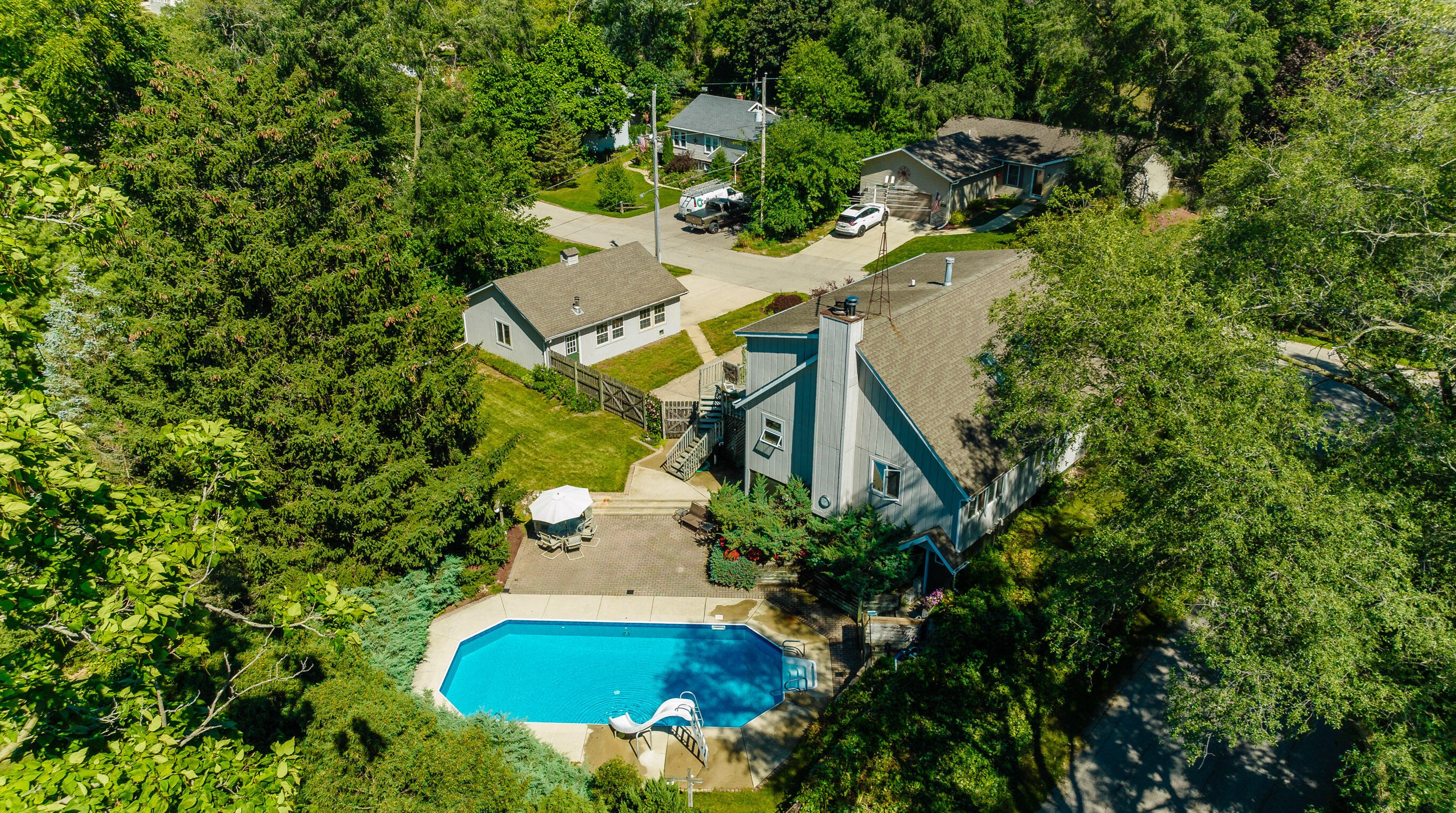 30004 Moccasin Dr, Lyons, WI 53105-9128