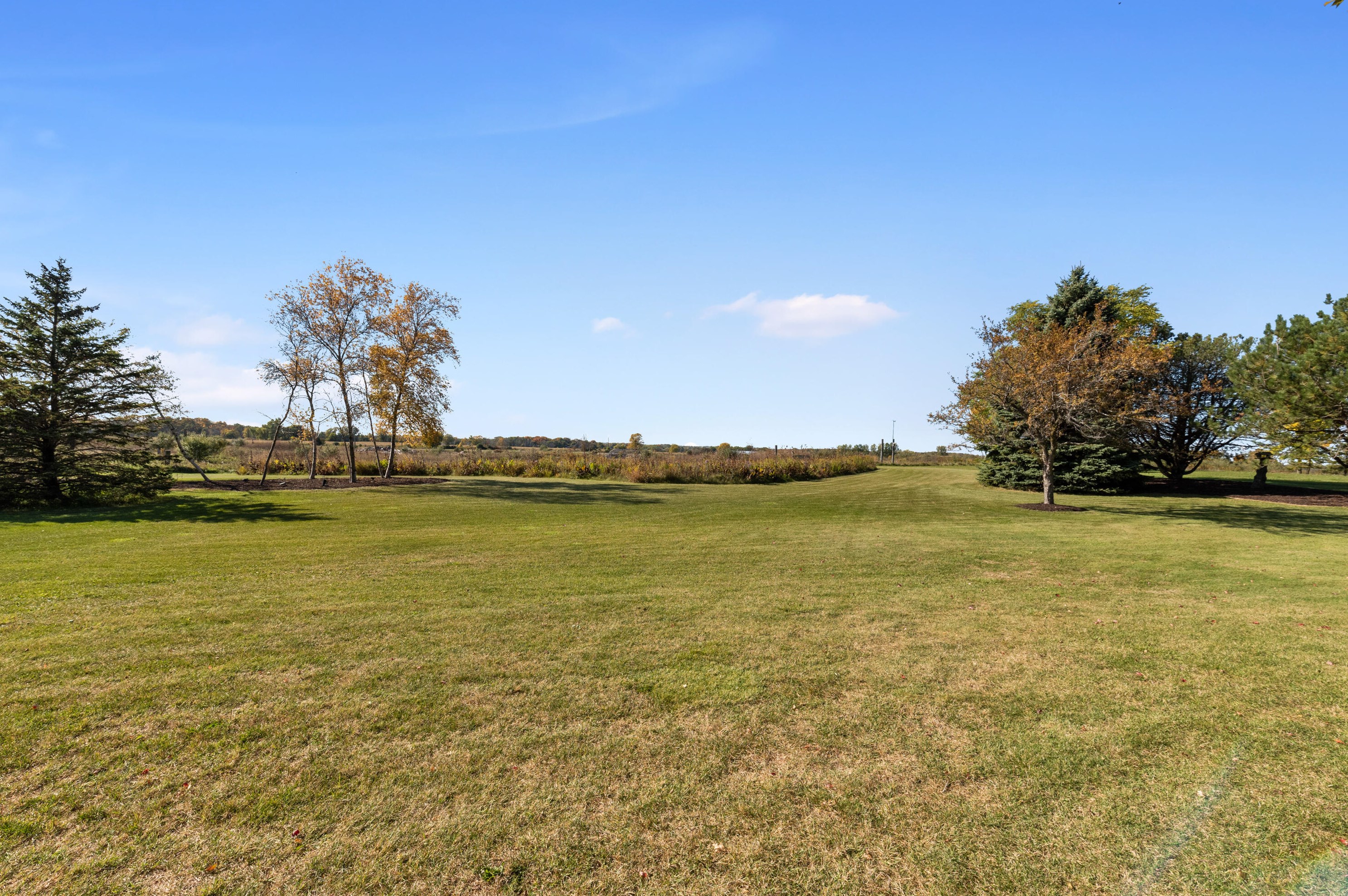 381 Lake Shore Rd, Grafton WI  53024-9550 exterior