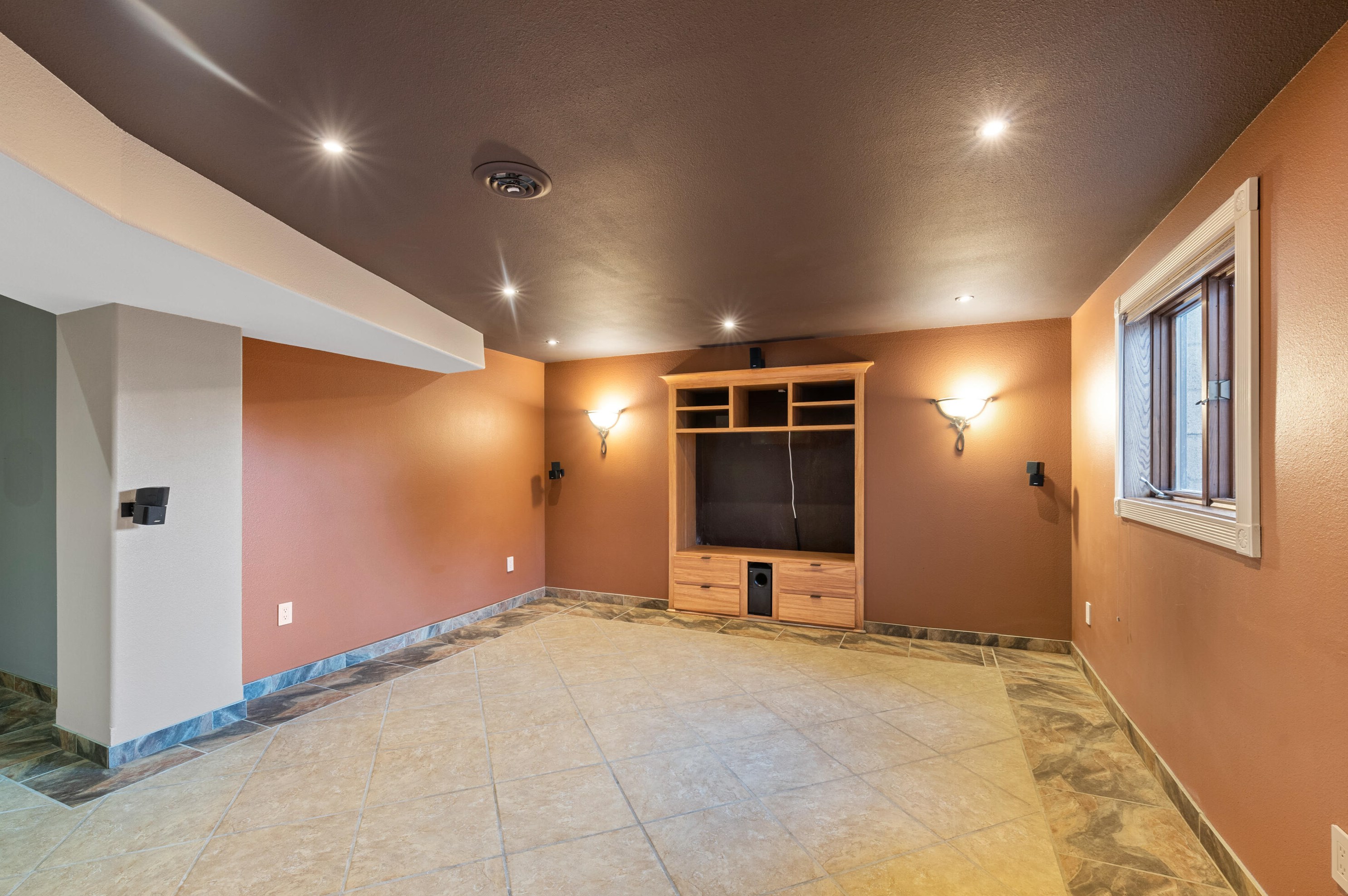 381 Lake Shore Rd, Grafton WI  53024-9550 exterior