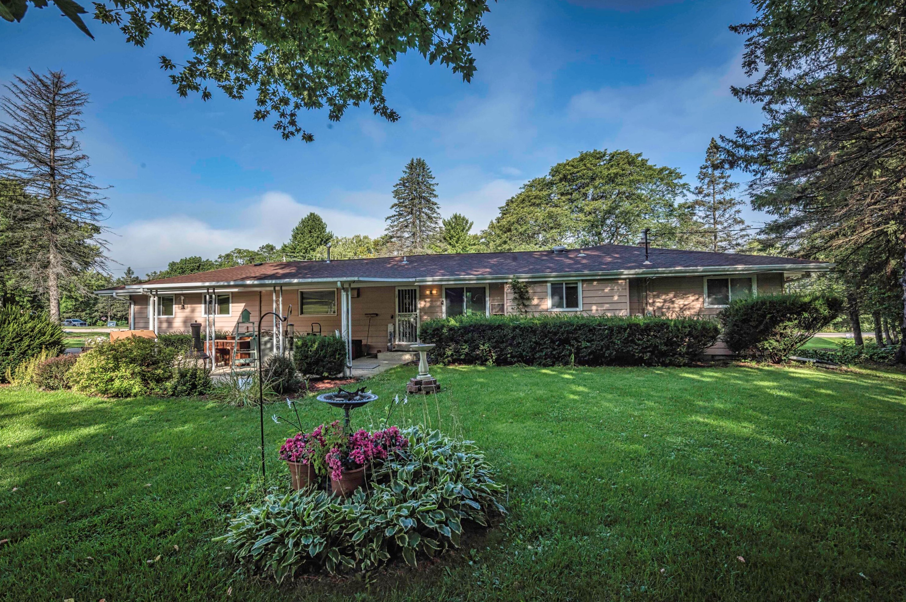18335 W National Ave, Waukesha, WI 53146