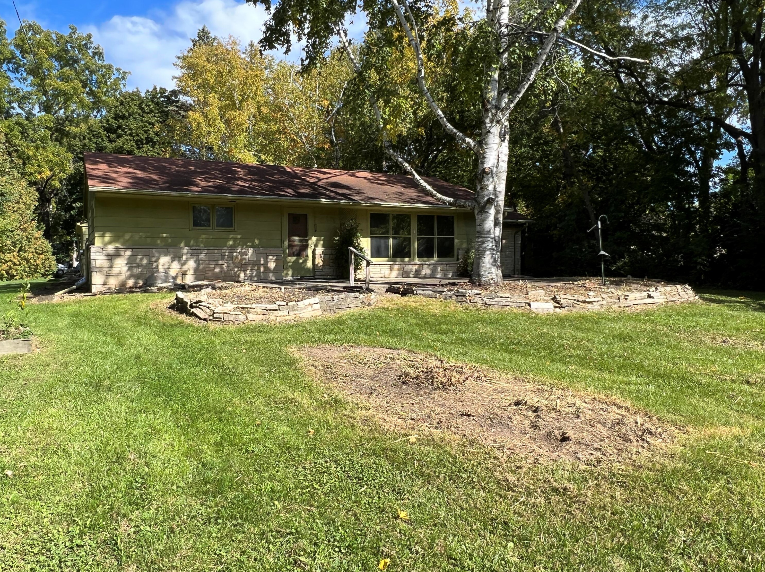 10239 W Grange Ave, Hales Corners, WI 53130