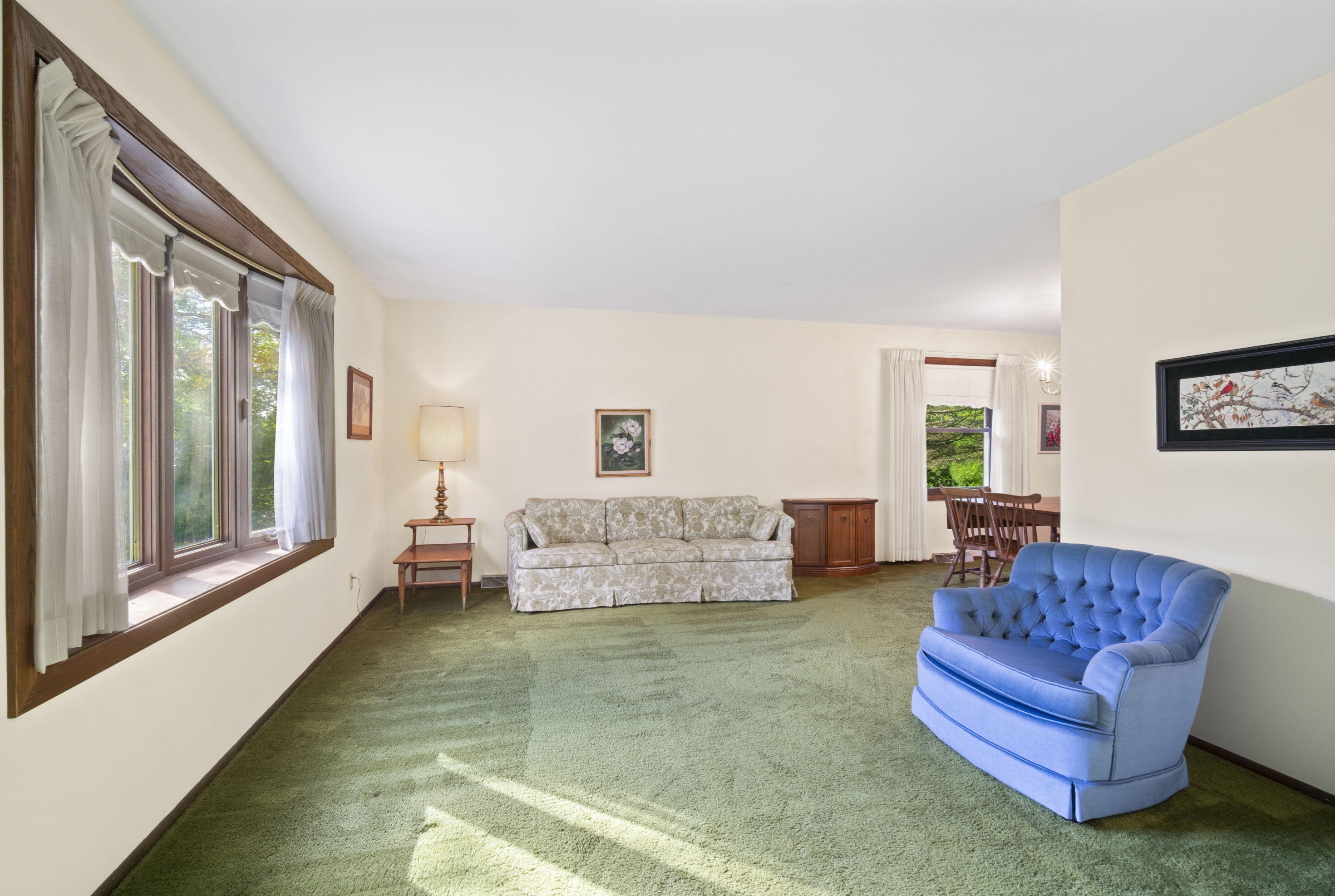 383 Foxway Ln, Cedarburg, WI 53012-9021