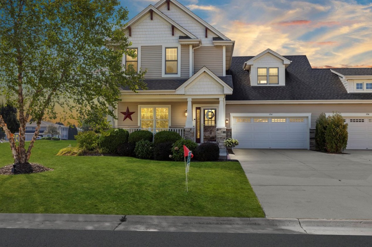 1734 Raintree Ln, Racine WI  53406-7636 exterior