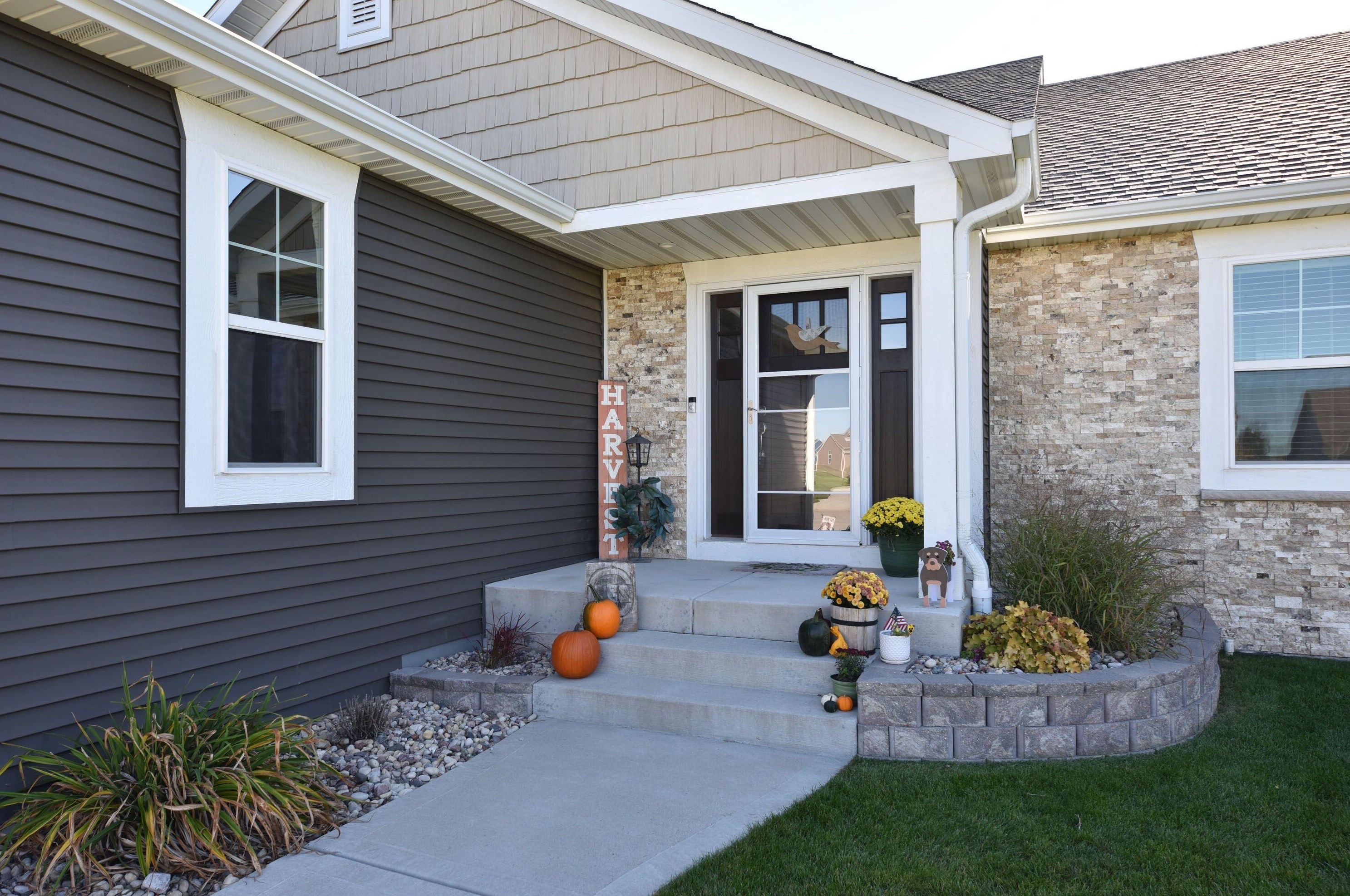 520 Spur Rd, Slinger, WI 53086