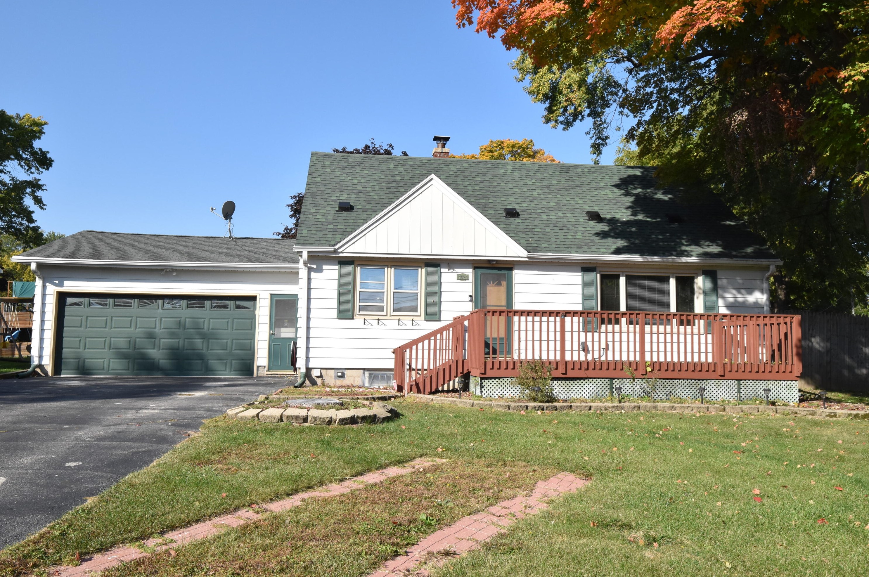 7025 S 20th St, Oak Creek, WI 53154