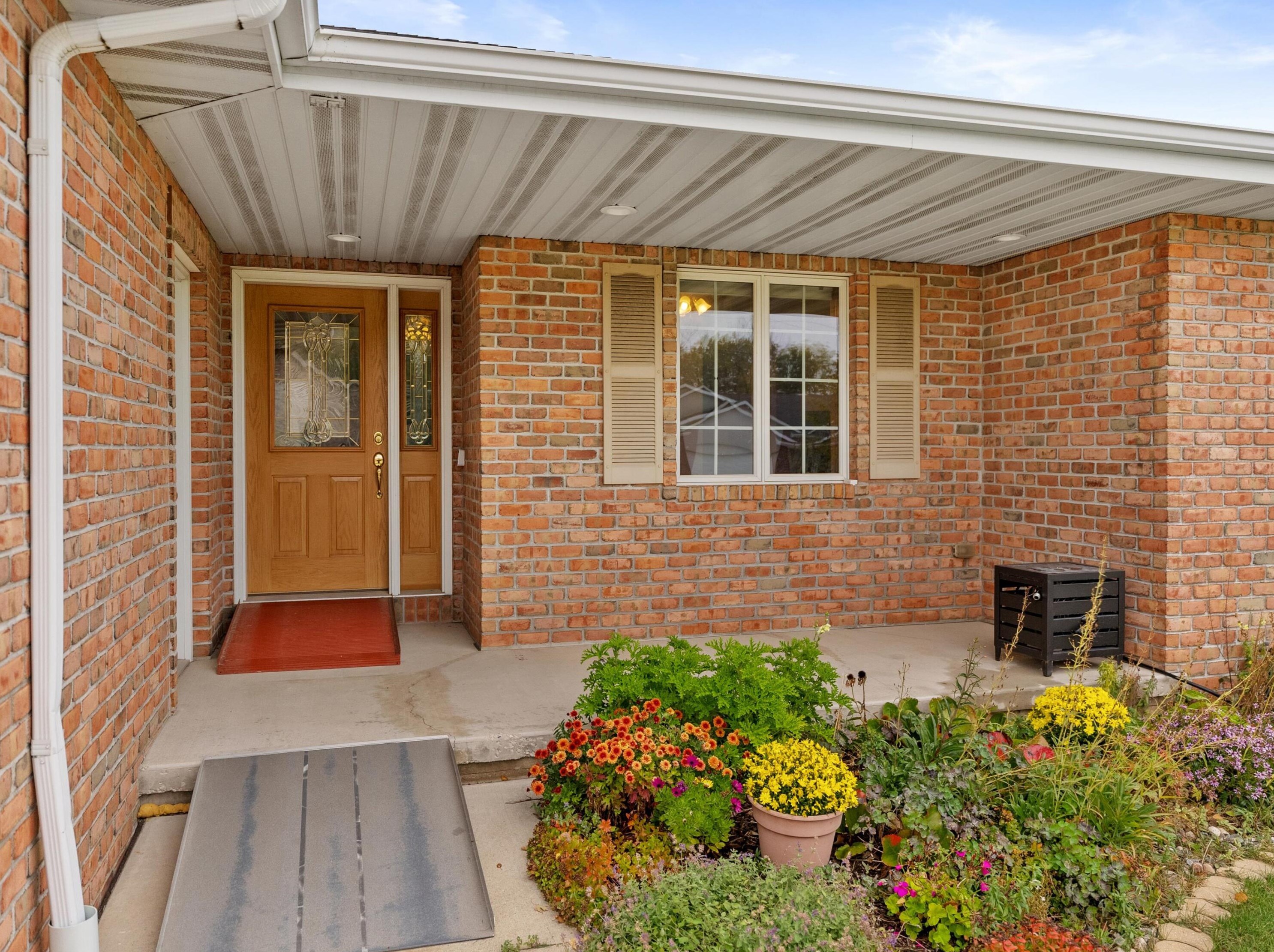 830 Albert Dr, Manitowoc, WI 54220