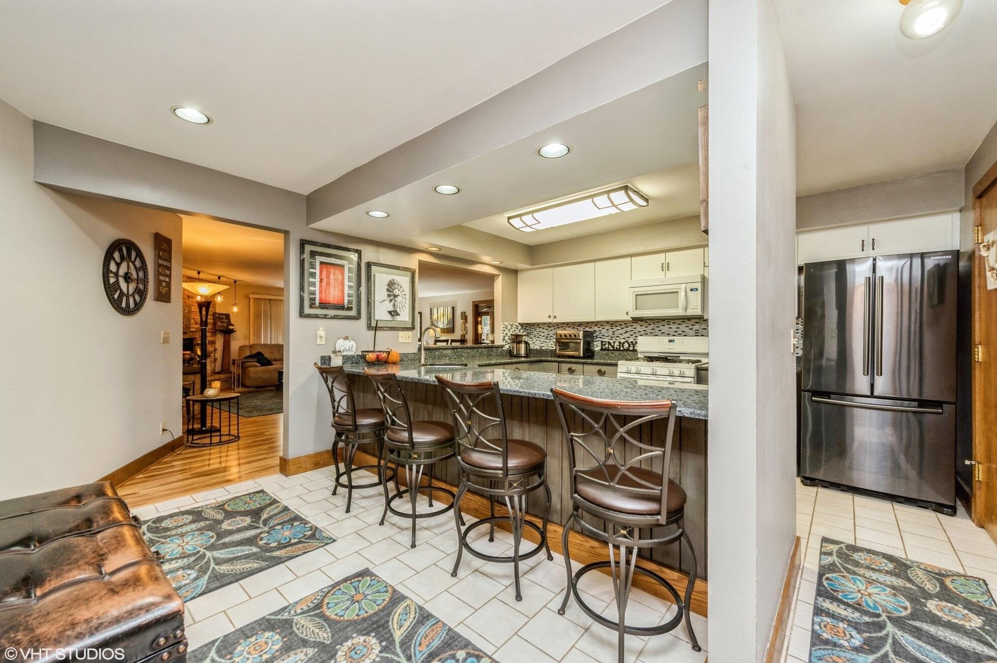 840 Kendall Ln, Lake Geneva, WI 53147