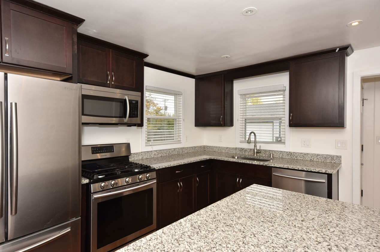 4045 127th St, Brookfield, WI 53005-1806