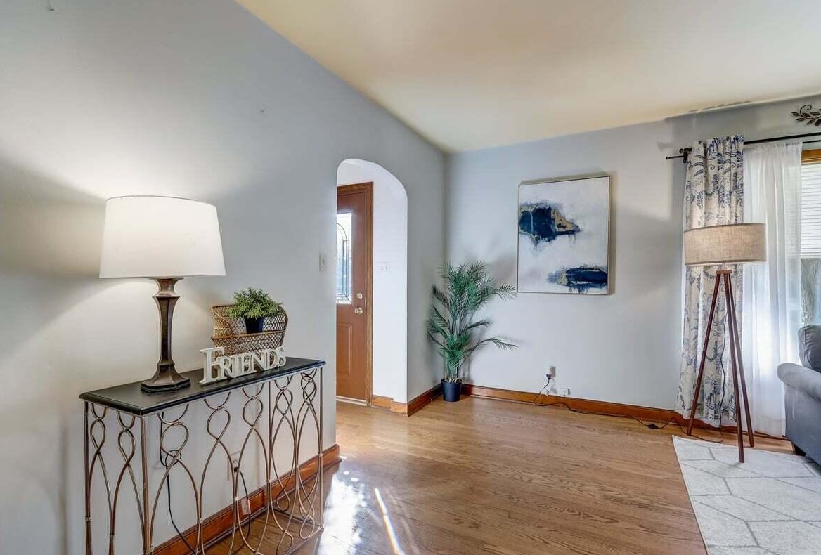 1538 Forest Hill Ave, South Milwaukee, WI 53172