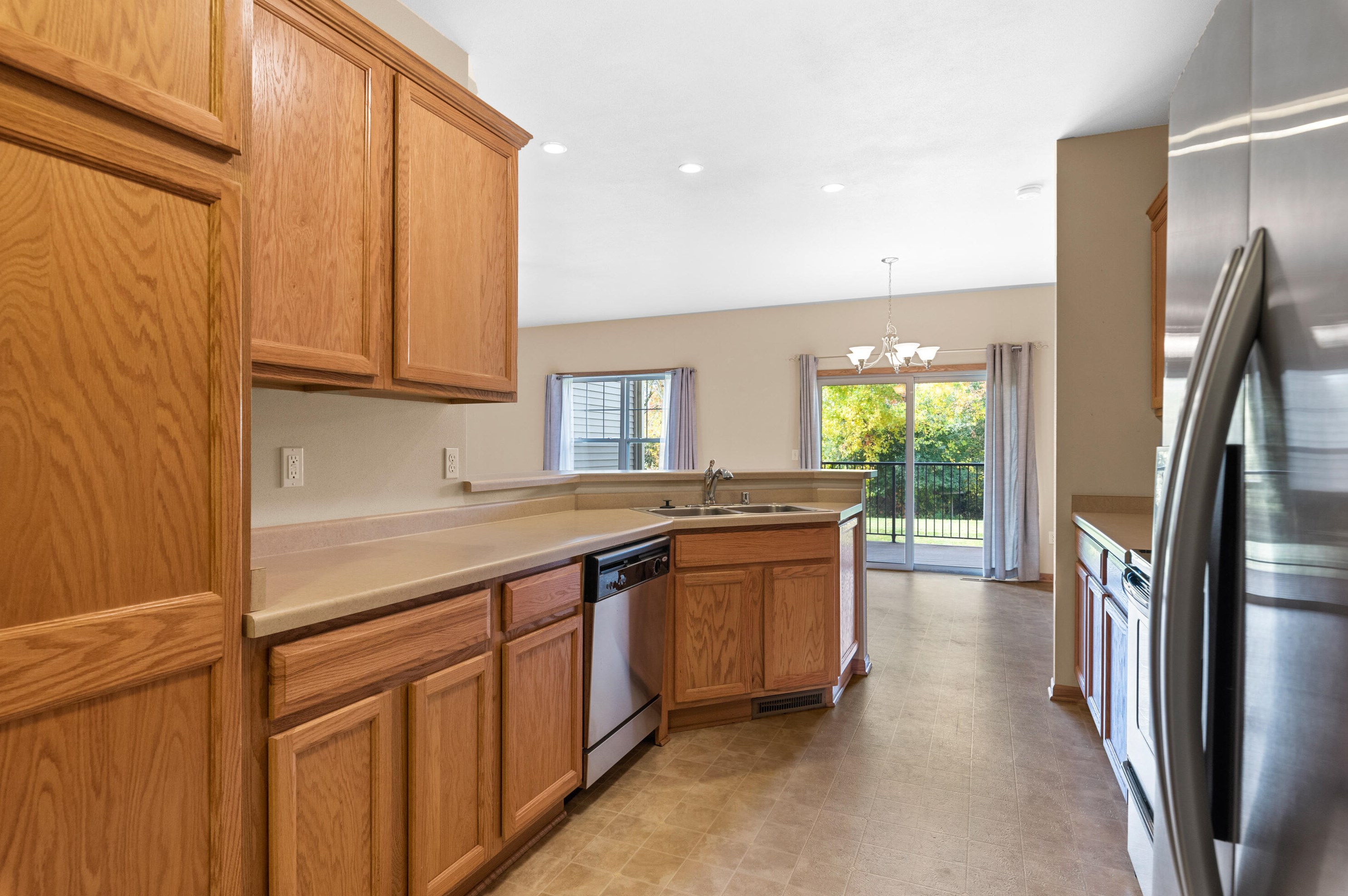 106 Forest Ridge Ct, Saukville, WI 53080-2127