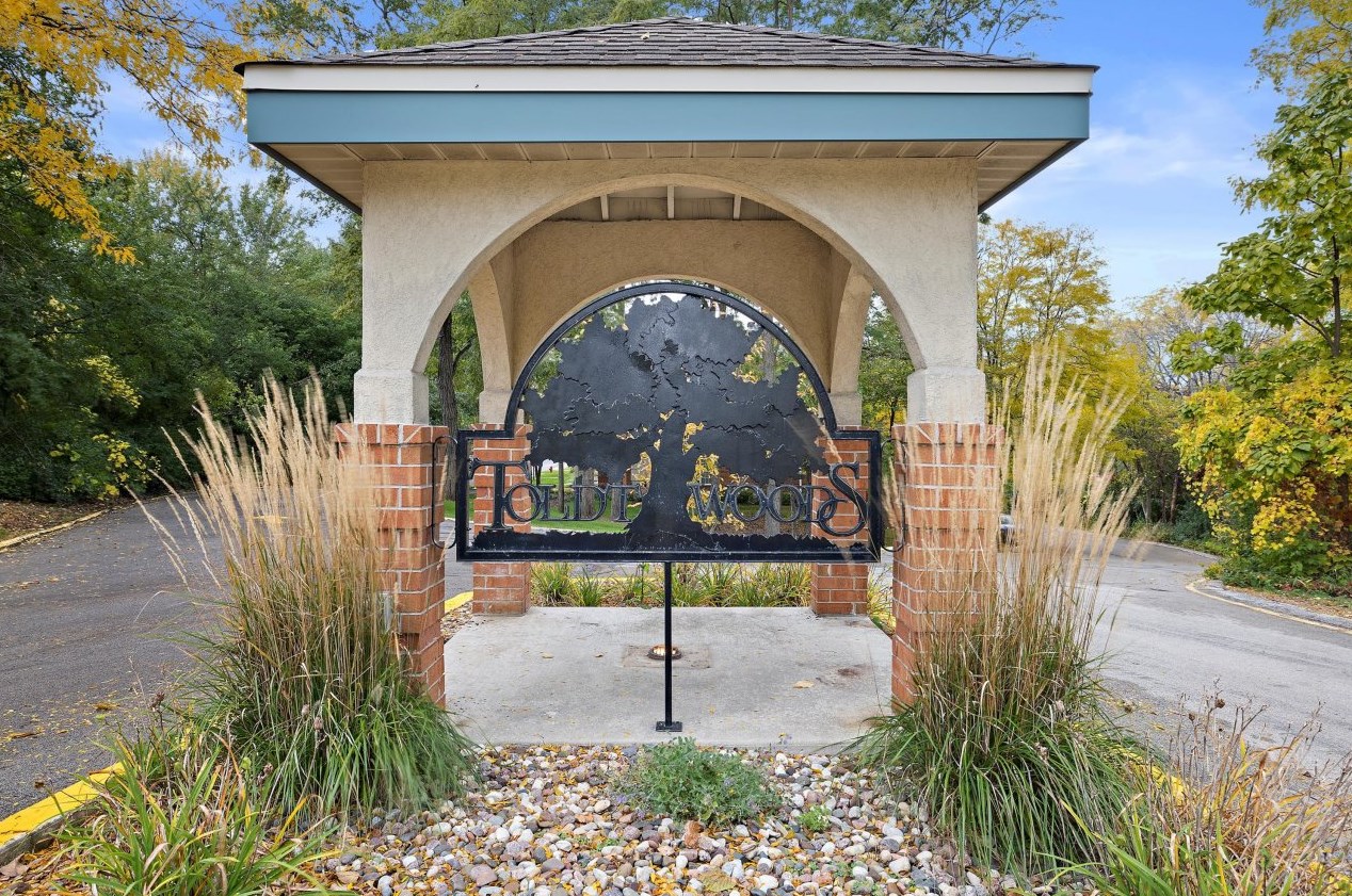 19000 Toldt Woods Dr #38, Brookfield, WI 53045