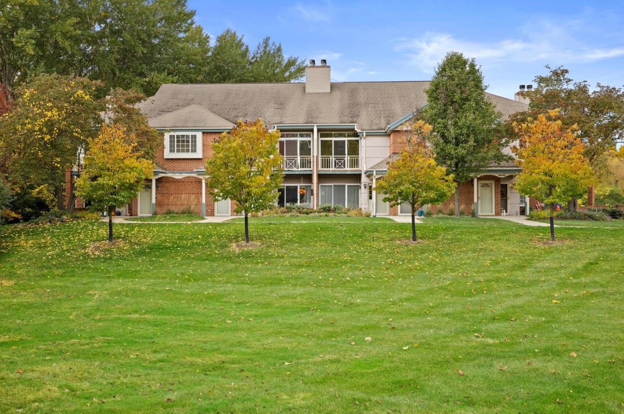 19000 Toldt Woods Dr, Brookfield WI  53045-6091 exterior