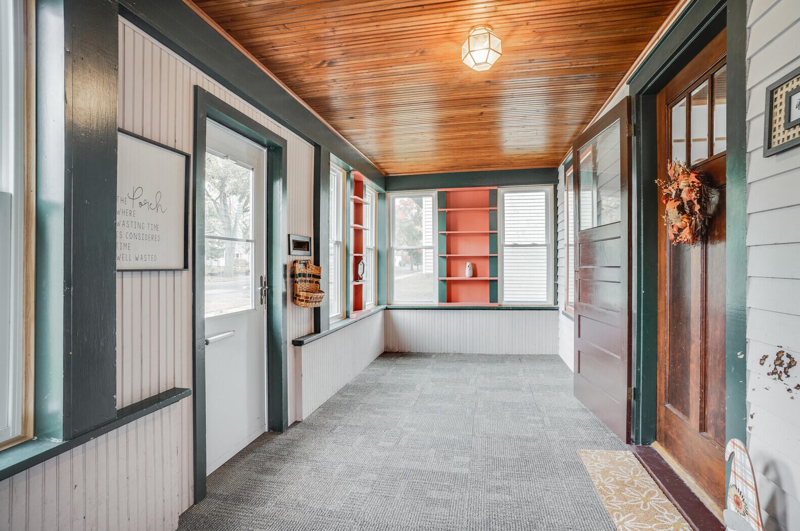 1131 Charles St, La Crosse, WI 54603