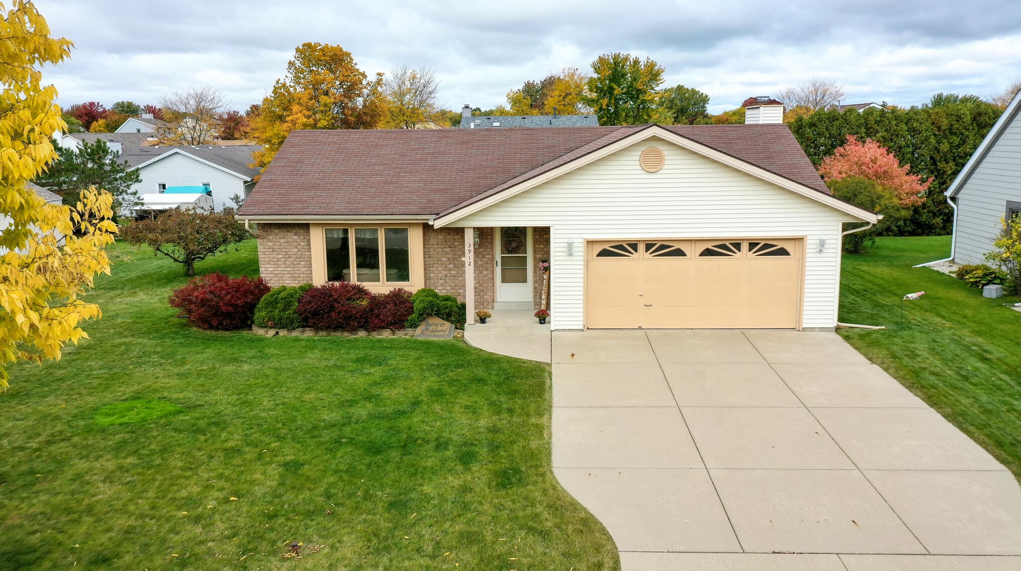 3912 Leah Ave, Hales Corners, WI 53132-8358