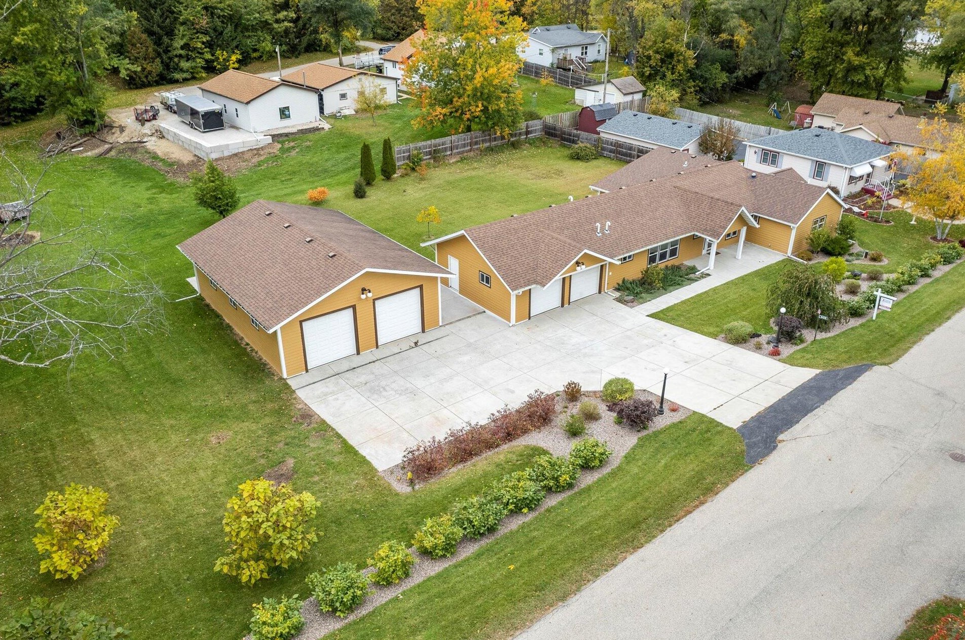 8428 Chara Dr, Lyons, WI 53105-9276
