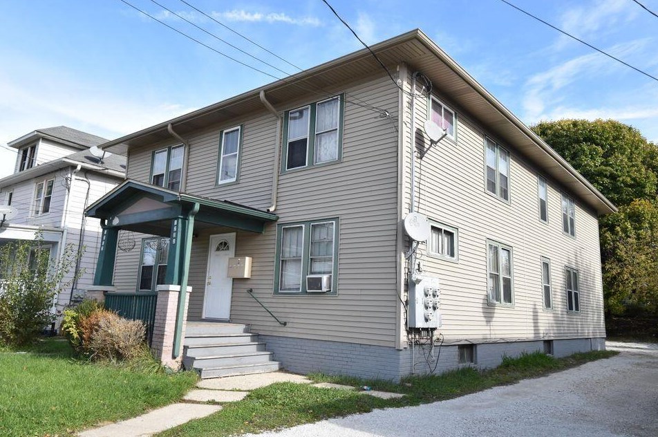 1231 Marquette St, Racine, WI 53404-3180