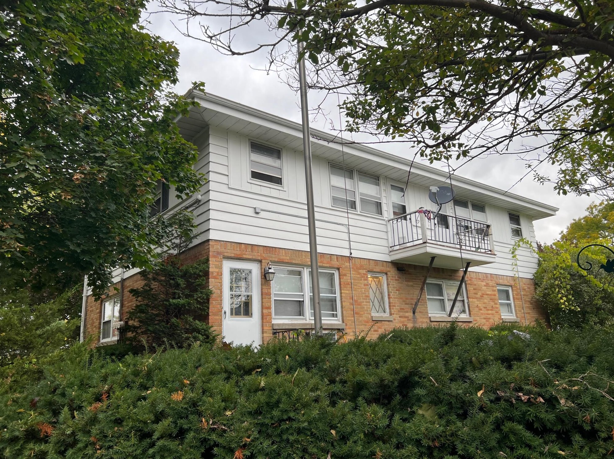 4230 100th St, Milwaukee WI  53222-1314 exterior