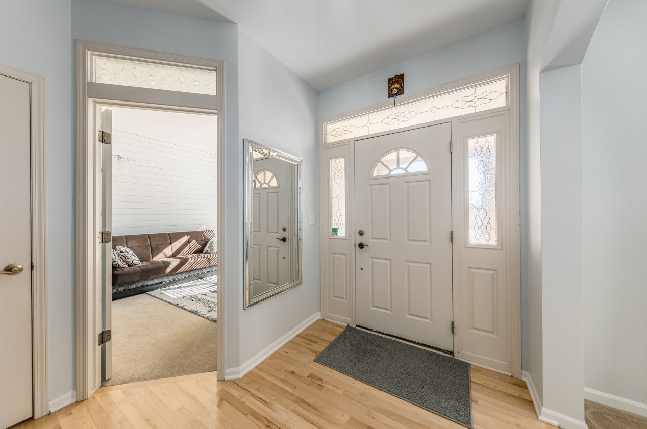 1648 Hunter Rd, Waukesha, WI 53189