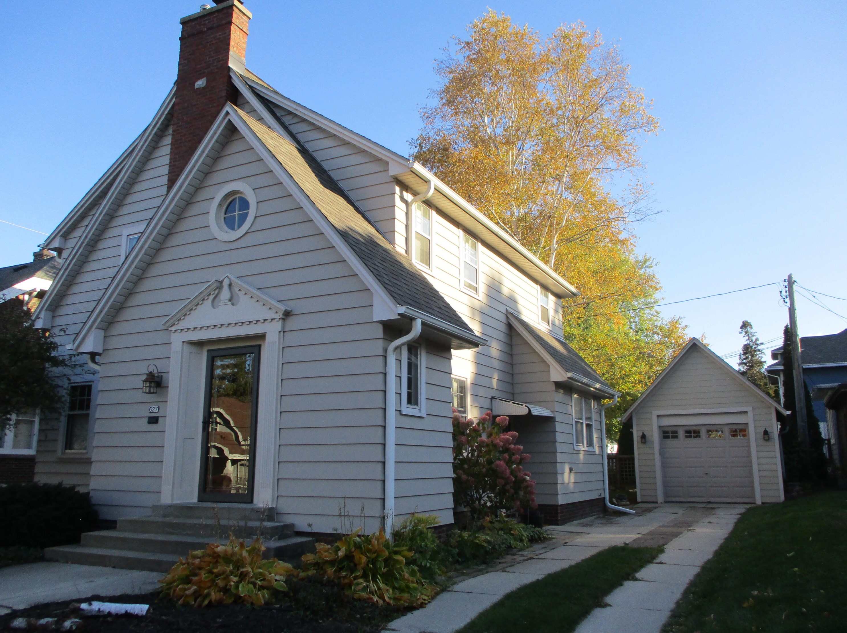 627 Bell Ave, Sheboygan, WI 53083-4942