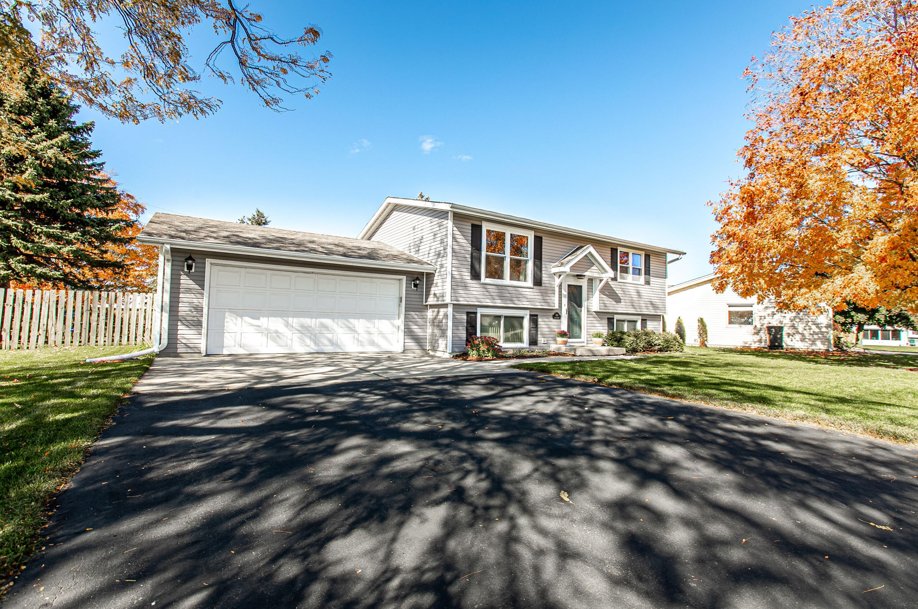 710 Apollo Dr, Racine, WI 53406-3975