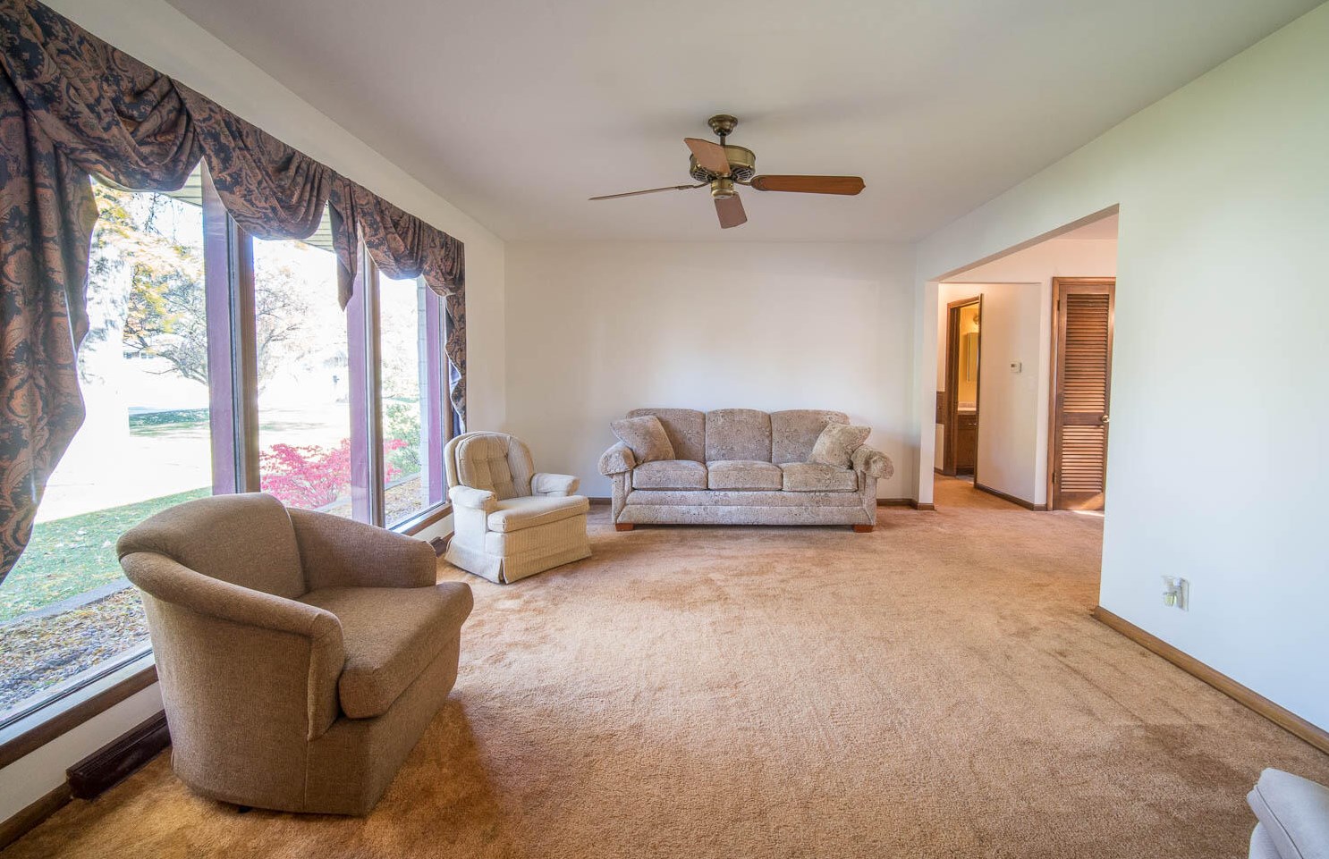 1130 Simon Dr, Brookfield, WI 53005-7046