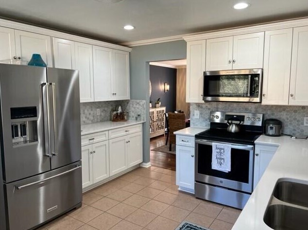 3323 Green Meadows Ln, Racine WI  53405-4706 exterior