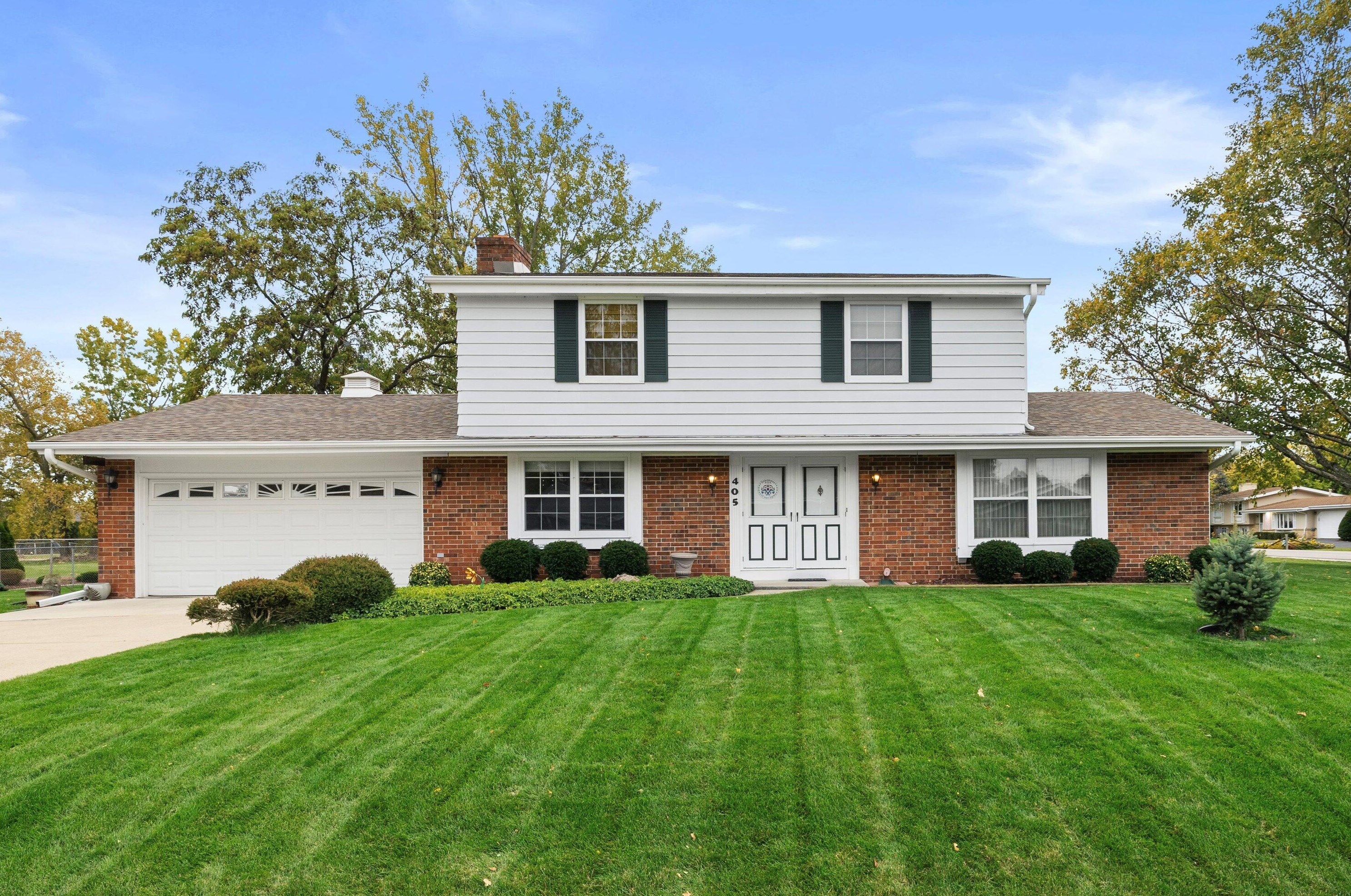 405 4 1/2 Mile Rd, Racine, WI 53402-1909