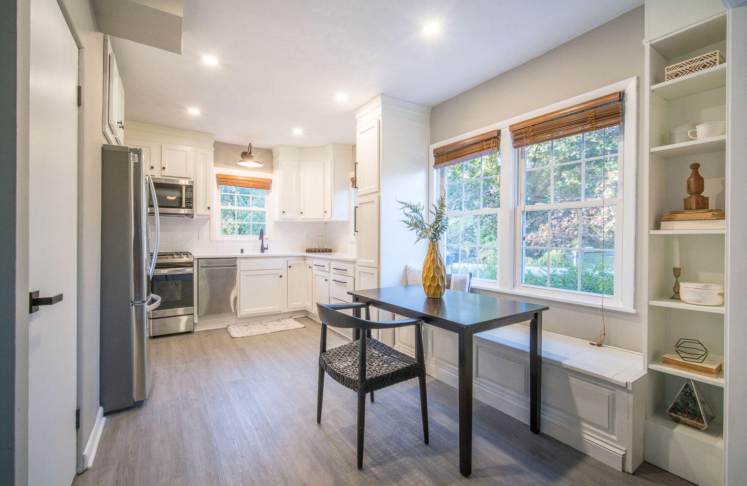 215 Bobolink Dr, Brookfield WI  53005-8033 exterior