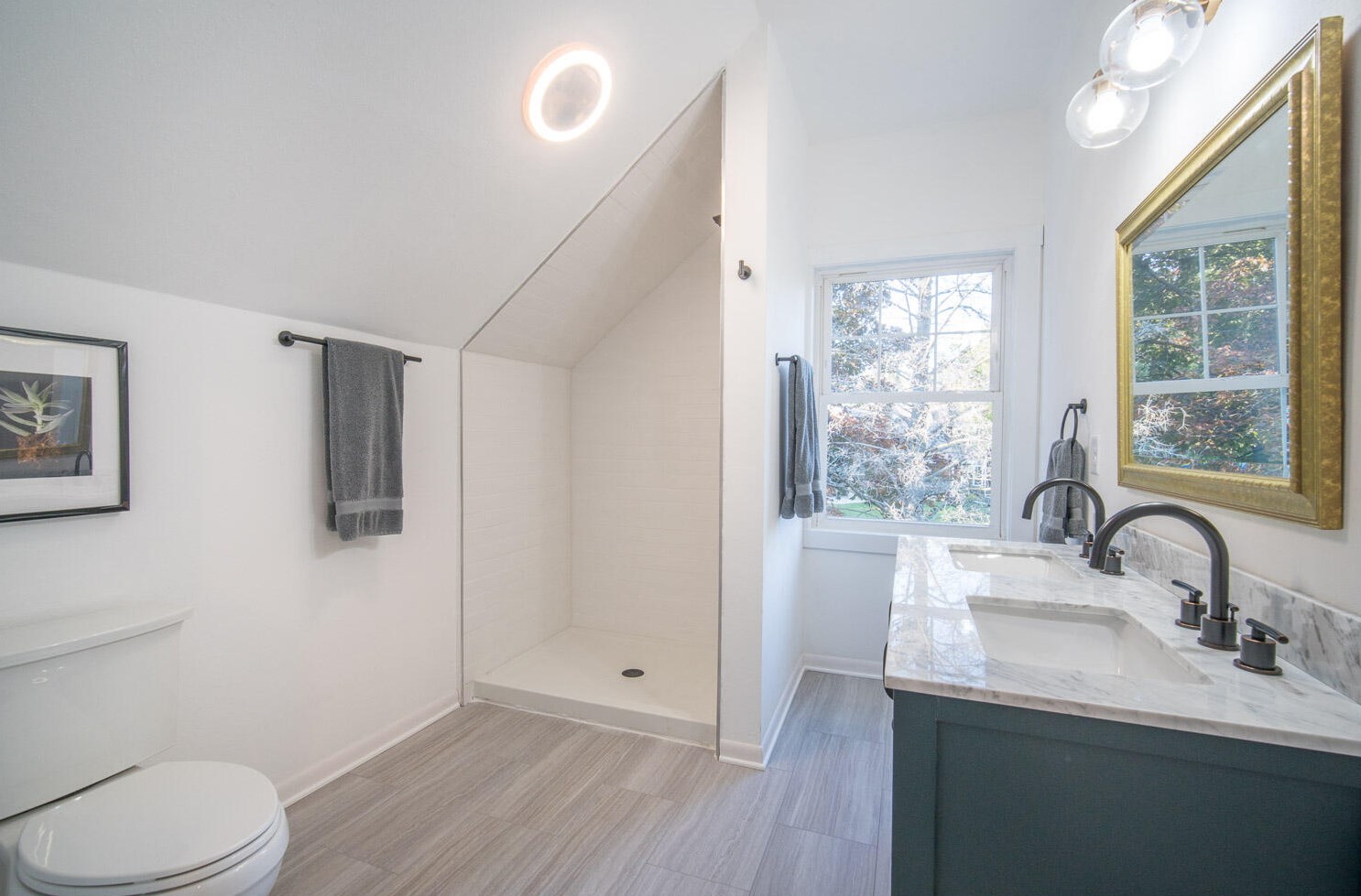 215 Bobolink Dr, Brookfield WI  53005-8033 exterior