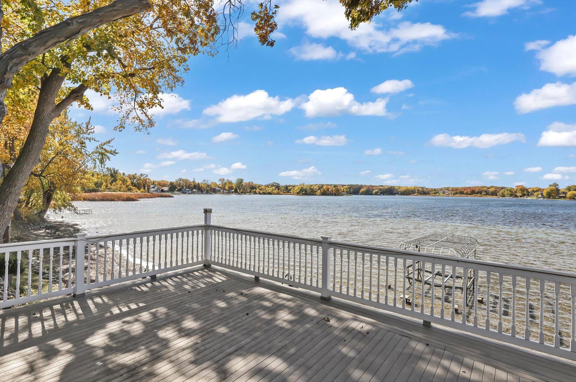 7114 S Loomis Rd, Waterford, WI 53185