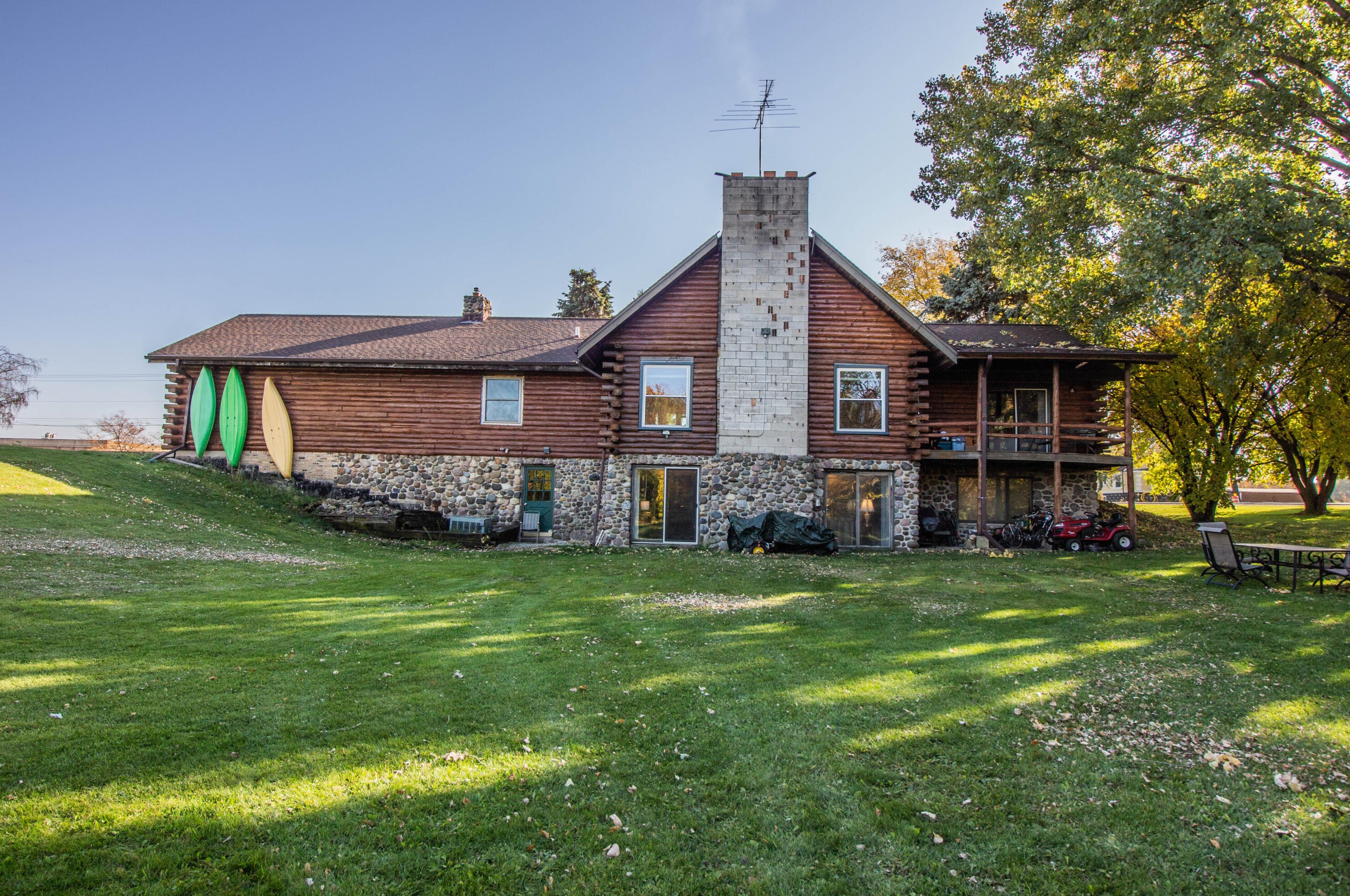 2910 4 Mile Rd, Racine, WI 53404-1008