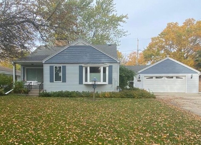 3344 Standish Ln, Racine, WI 53405-4722