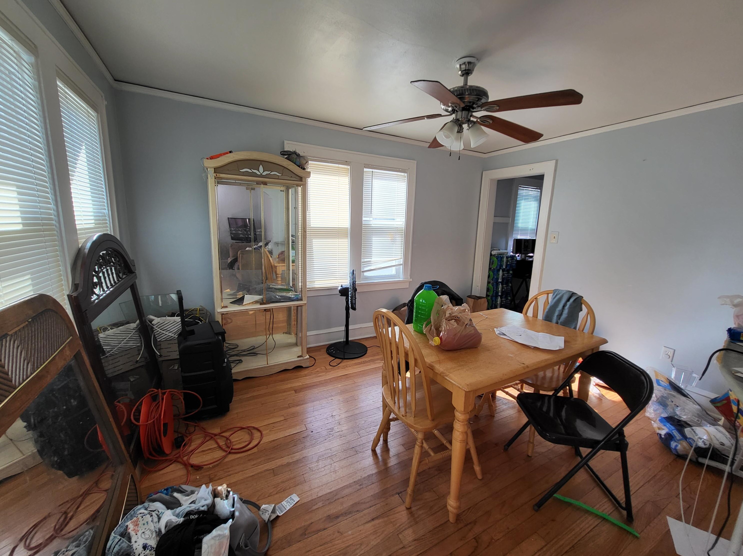 4651 48, Milwaukee WI 53220-4113 exterior