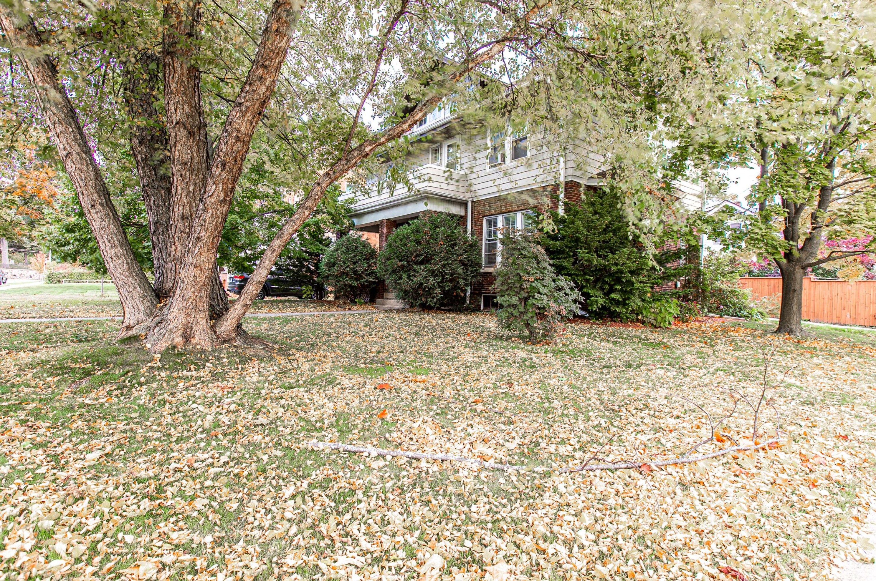 504 68th St, Kenosha, WI 53143