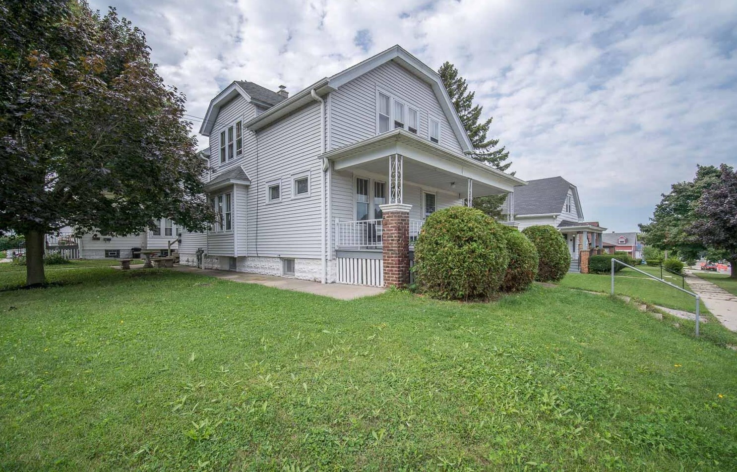 1303 Marquette Ave, South Milwaukee, WI 53172-2419