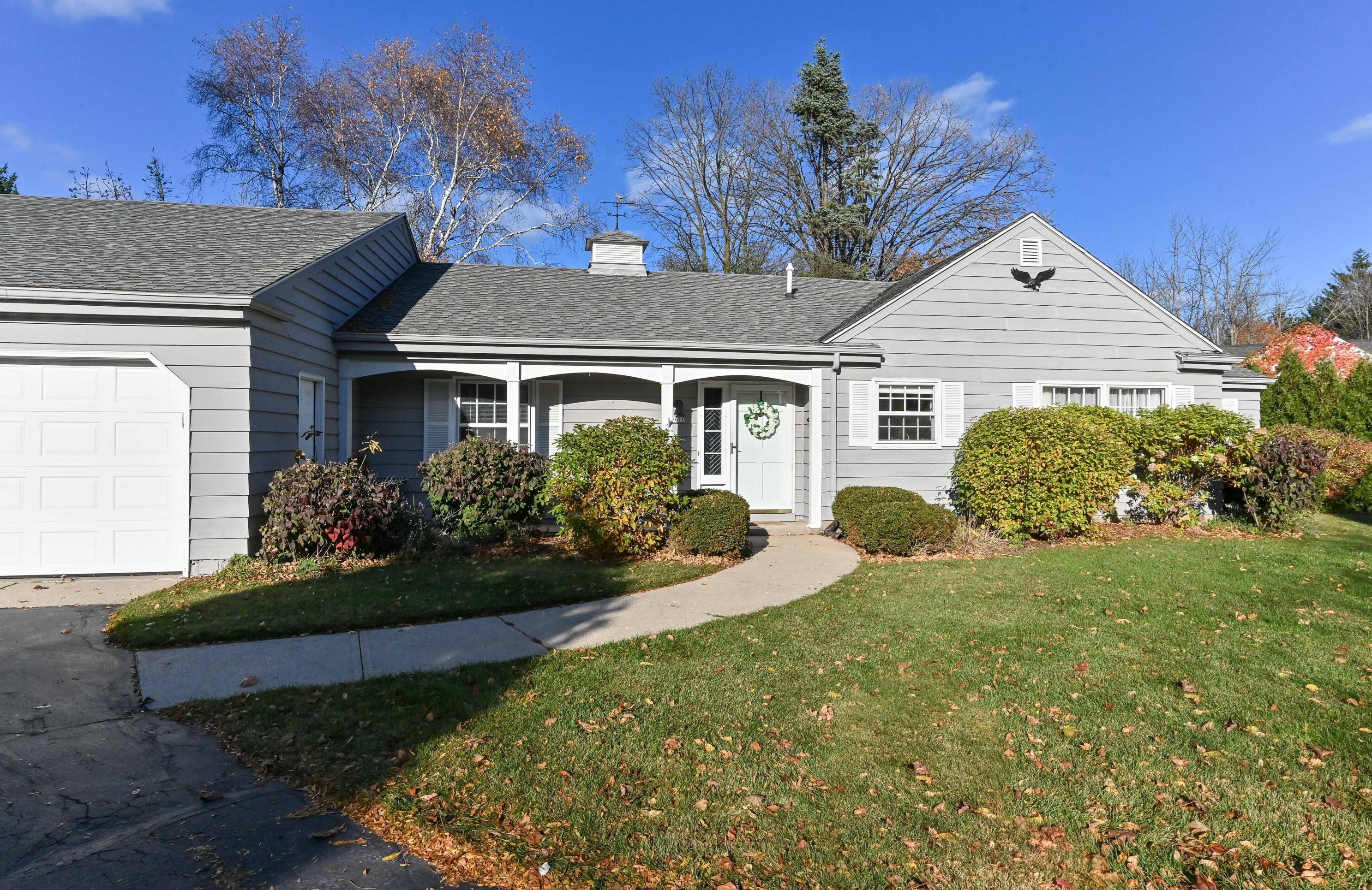 9610 N Orchard Ct, Thiensville, WI 53092