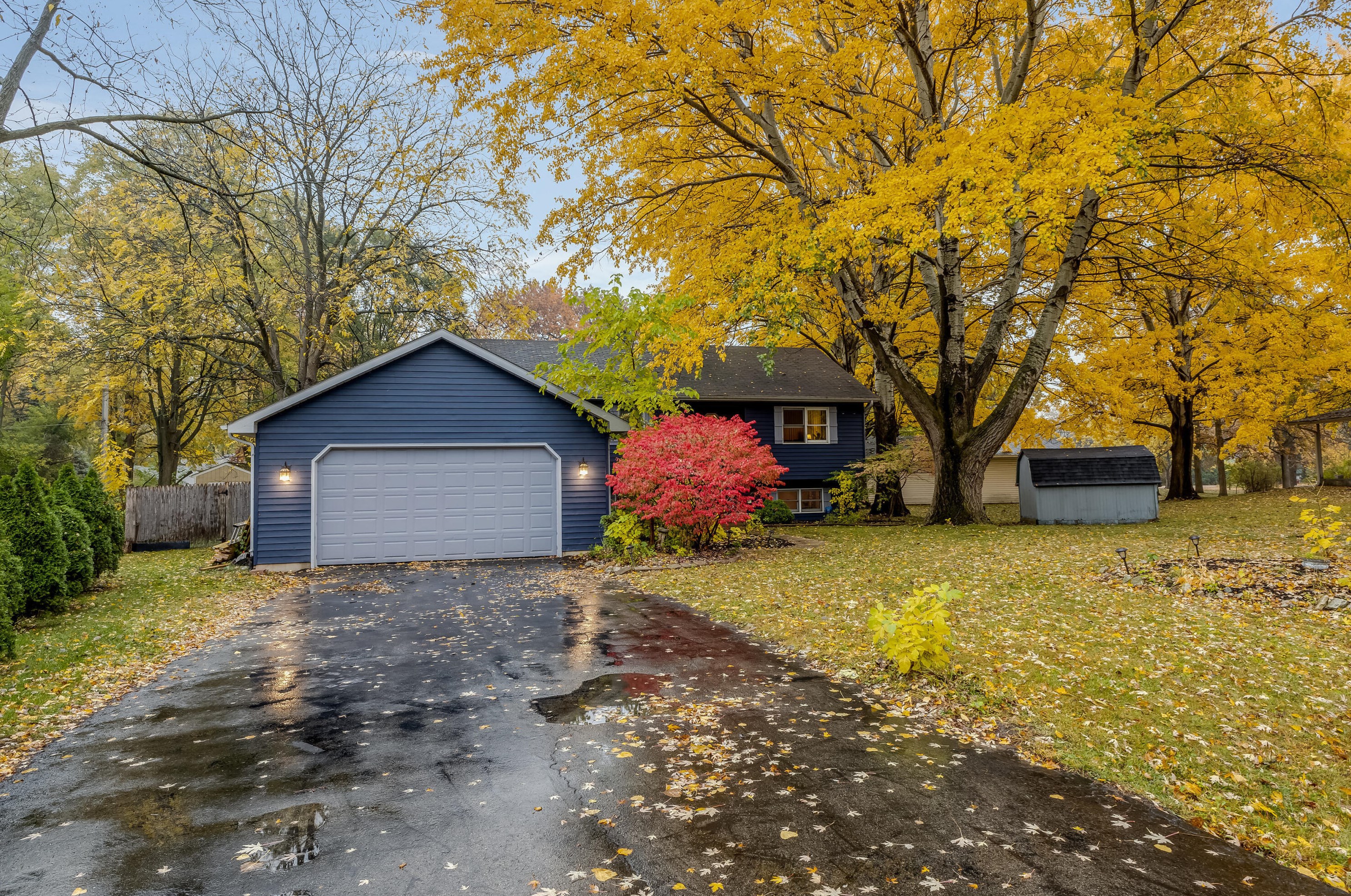 838 9th Ct, Kenosha, WI 53158