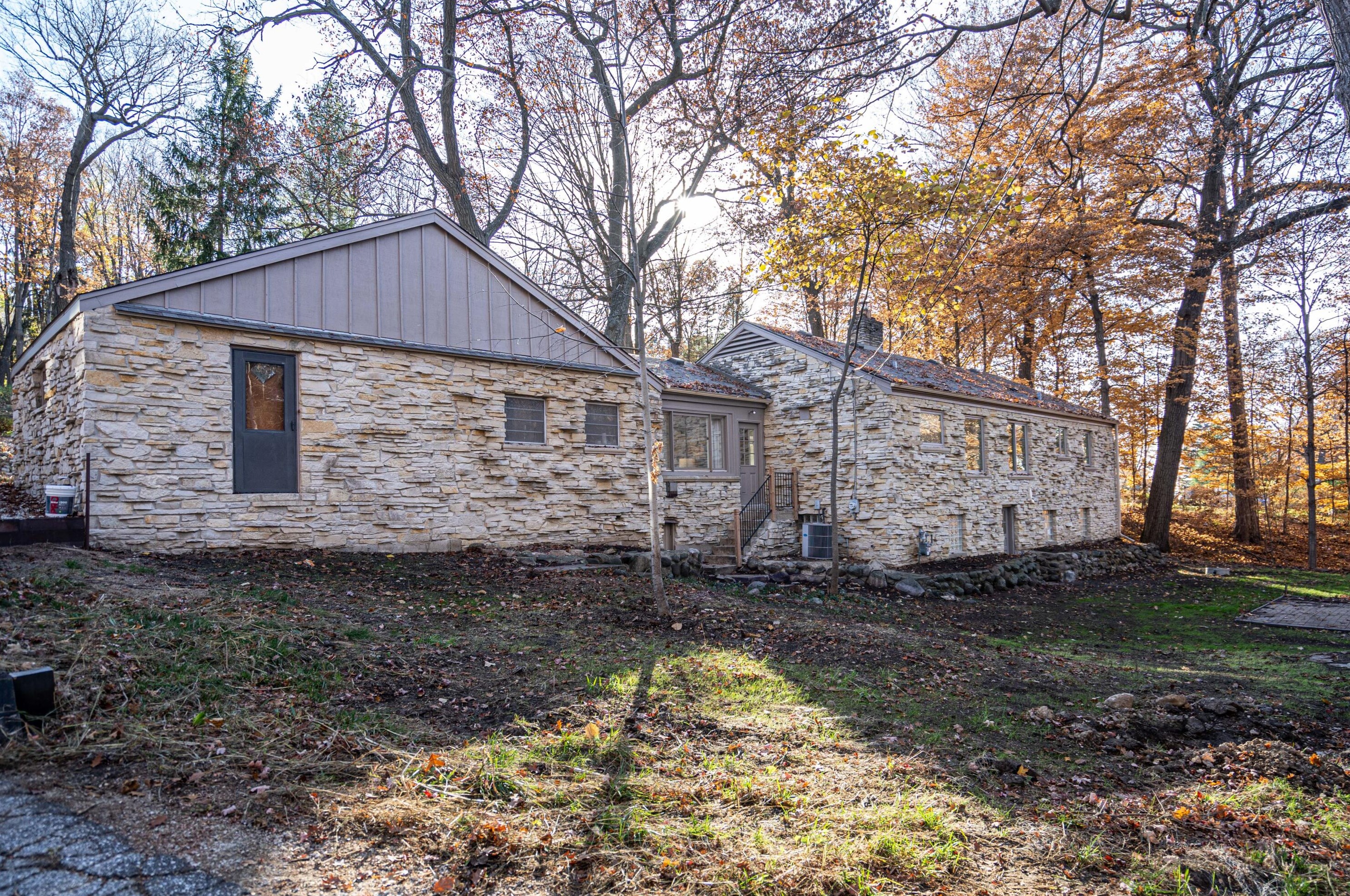 19160 North Ave, Brookfield WI  53045-4186 exterior
