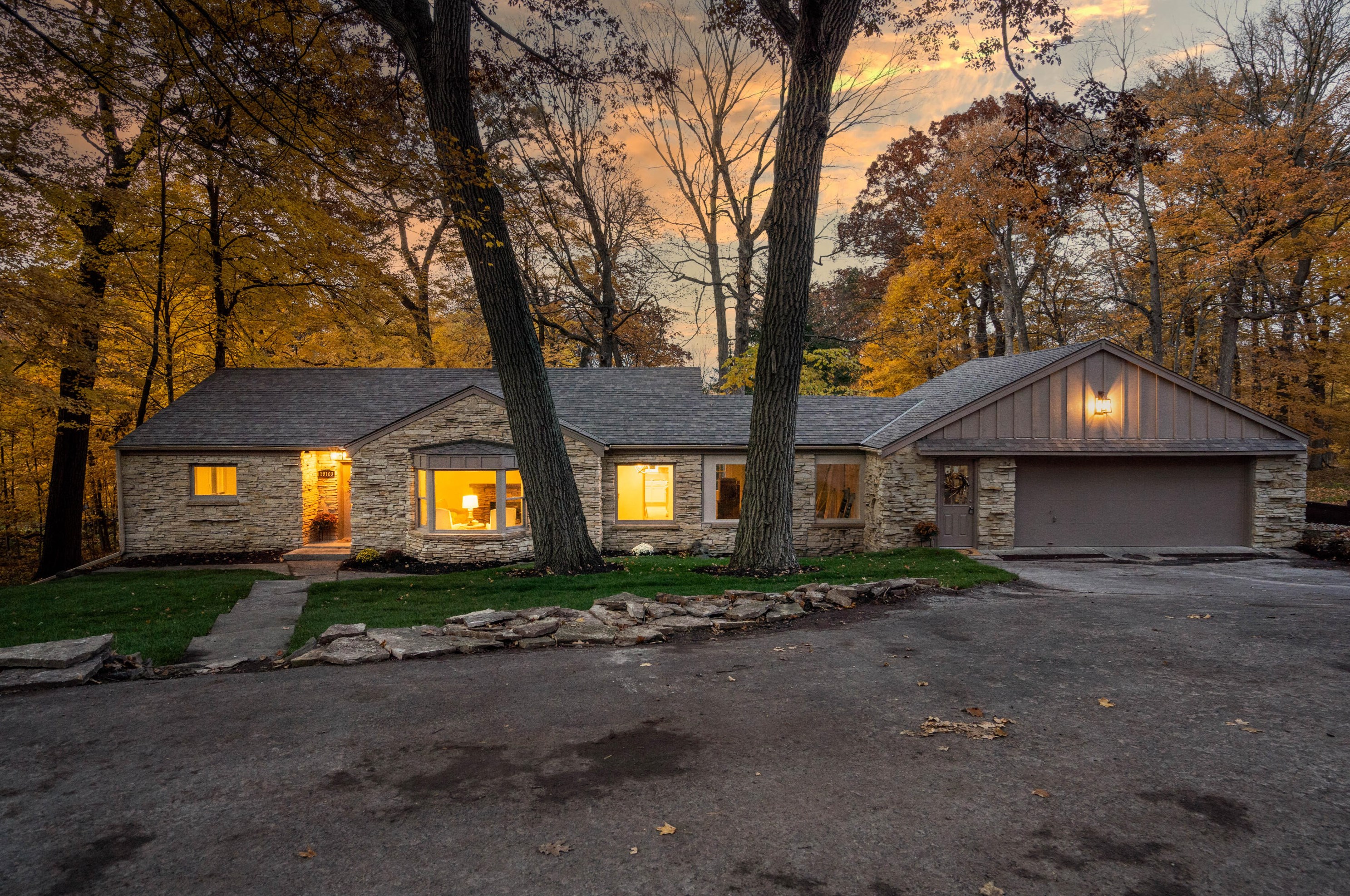 19160 North Ave, Brookfield WI  53045-4186 exterior