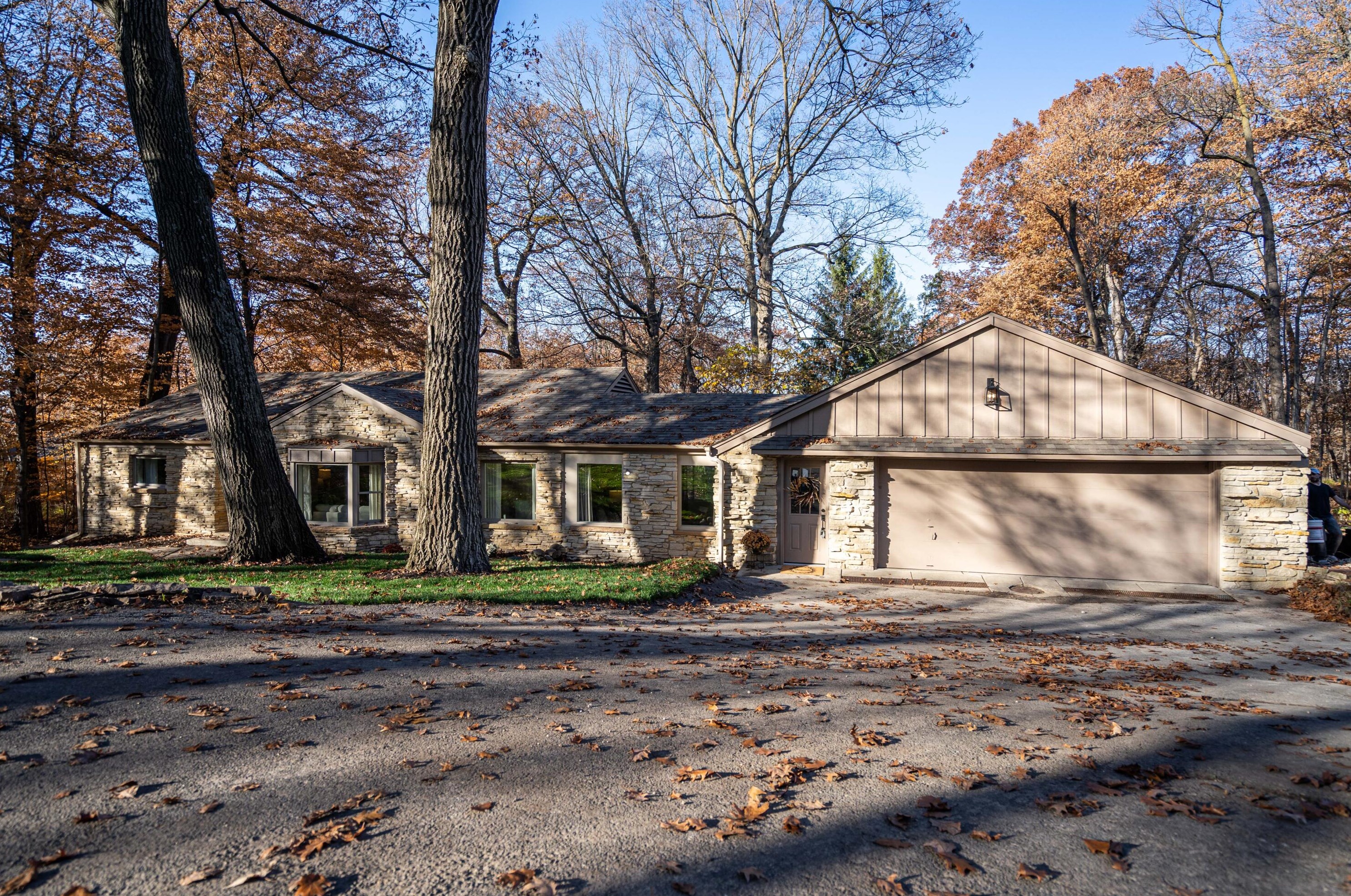19160 North Ave, Brookfield WI  53045-4186 exterior