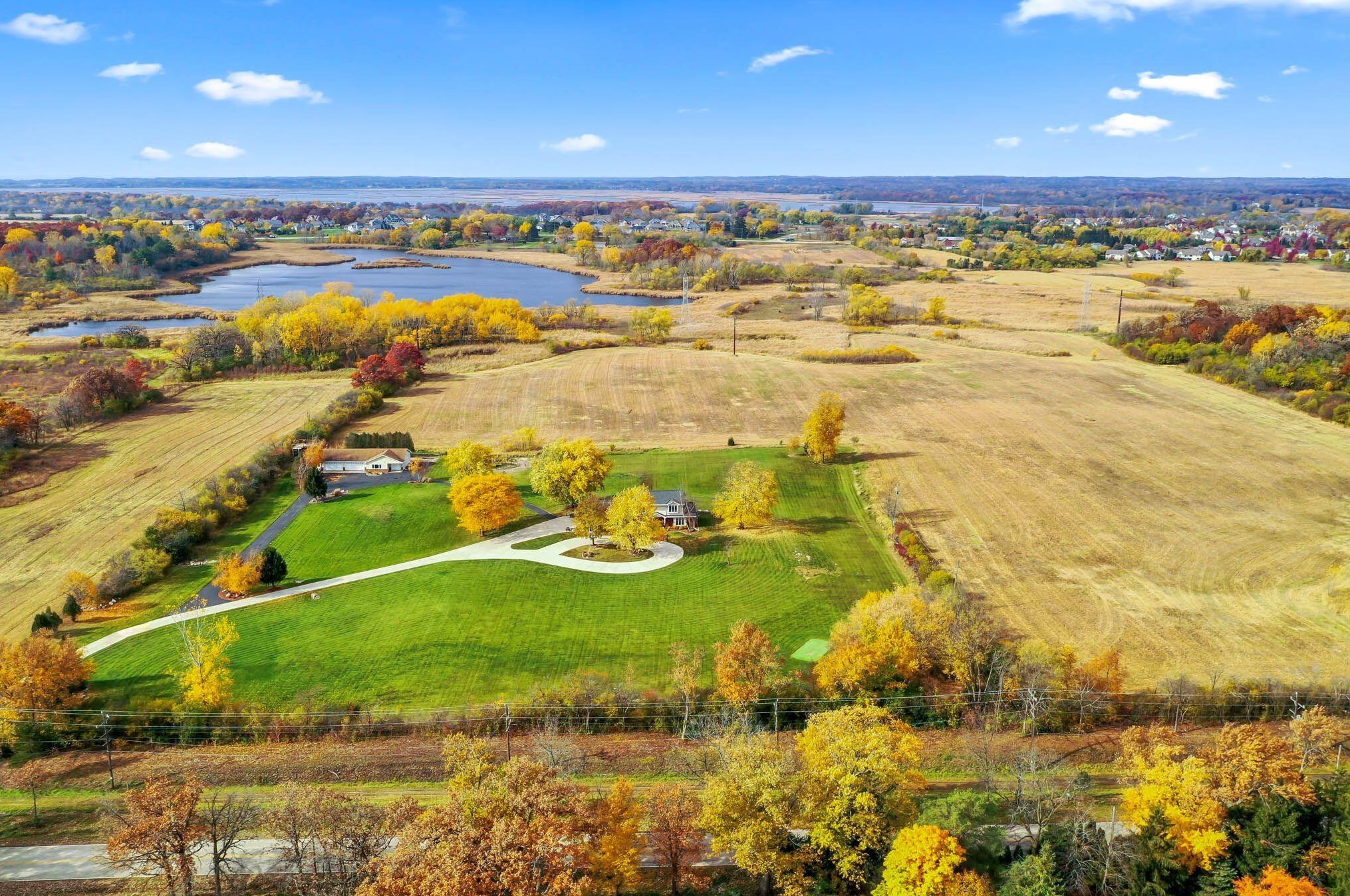 8825 S 116th St, Hales Corners, WI 53132
