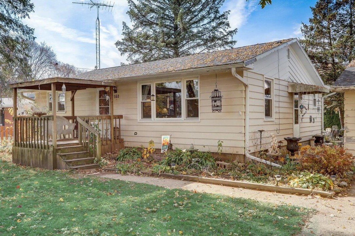 560 Alder Ave, Delavan, WI 53115