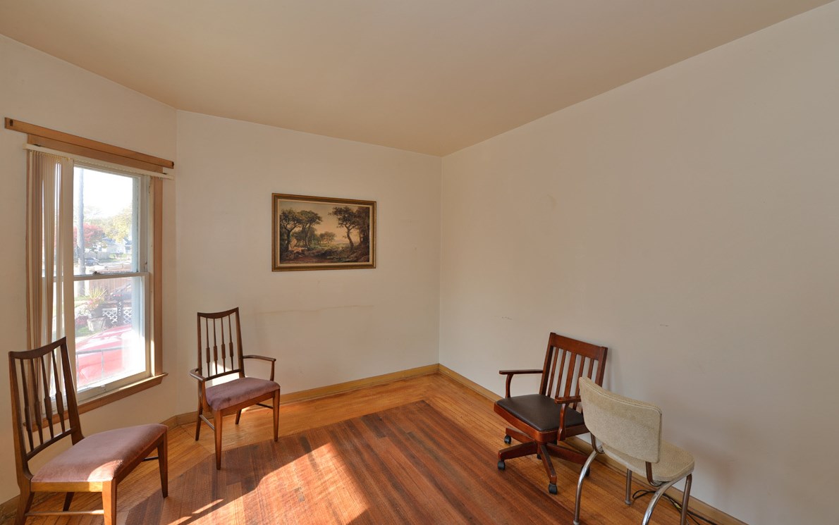 512 Barker St, Racine, WI 53402-5006